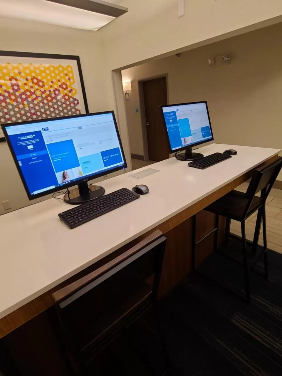 Business facilities in Holiday Inn Express Hotel & Suites Sheldon by IHG