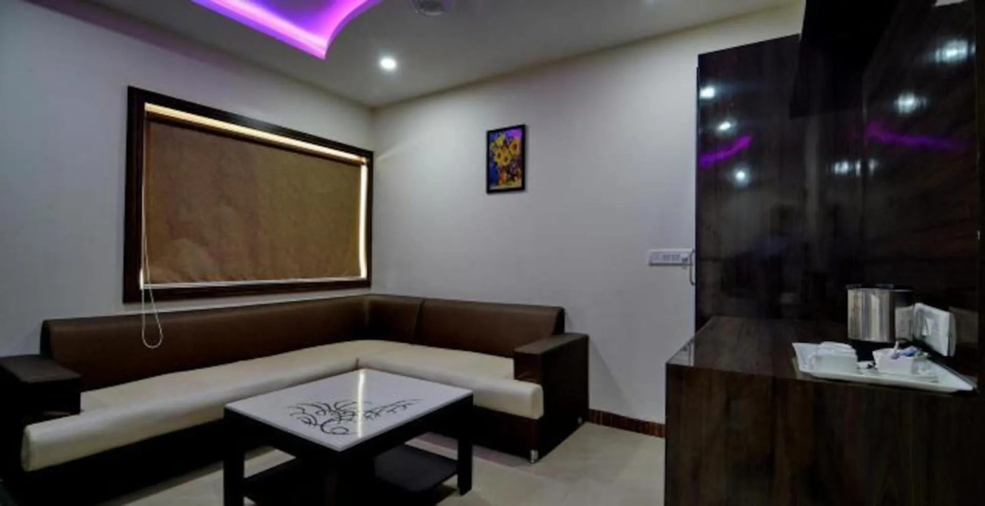 Seating area in Hotel Karan Vilas