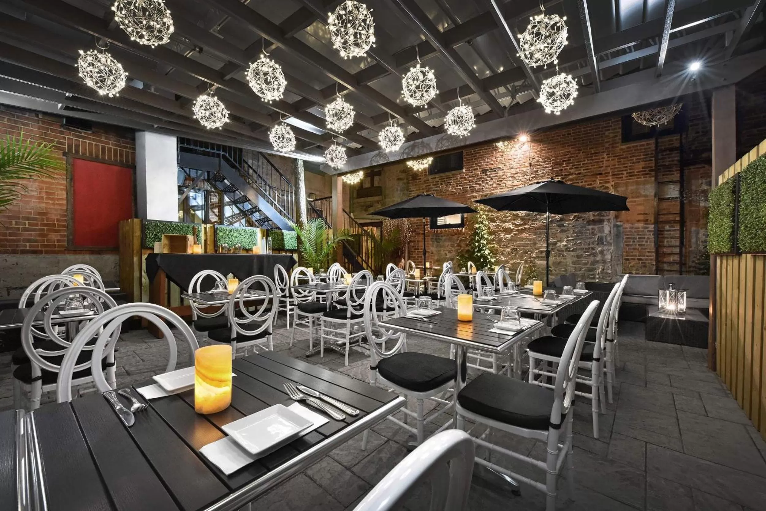 Night in Hotel Épik Montréal