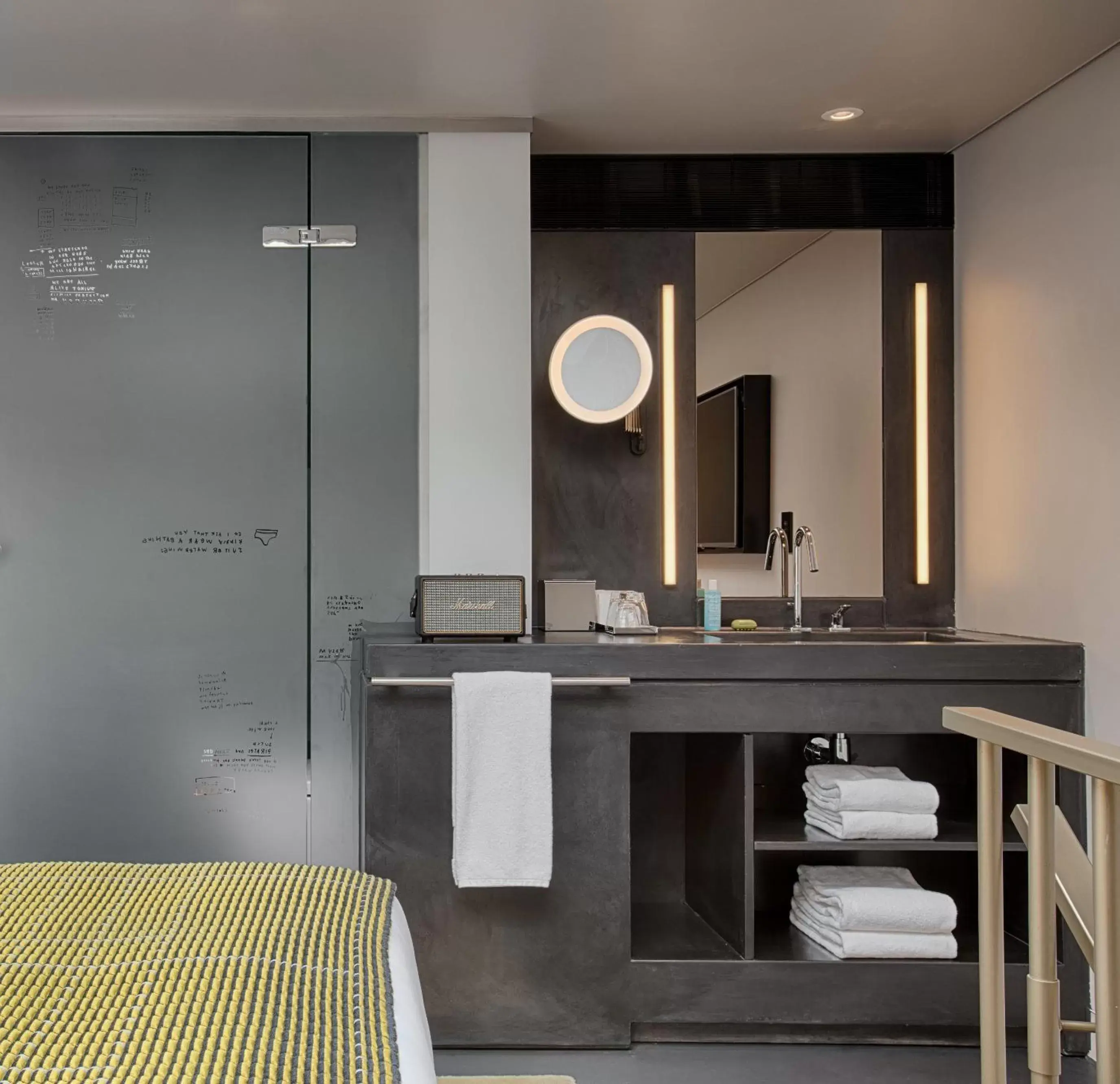 Marvelous Bank, 1 Bedroom Bi-level Loft, In Loft: 1 King in W Amsterdam Marvelous Bank, 1 Bedroom Bi-level Loft, In Loft: 1 King in W Amsterdam