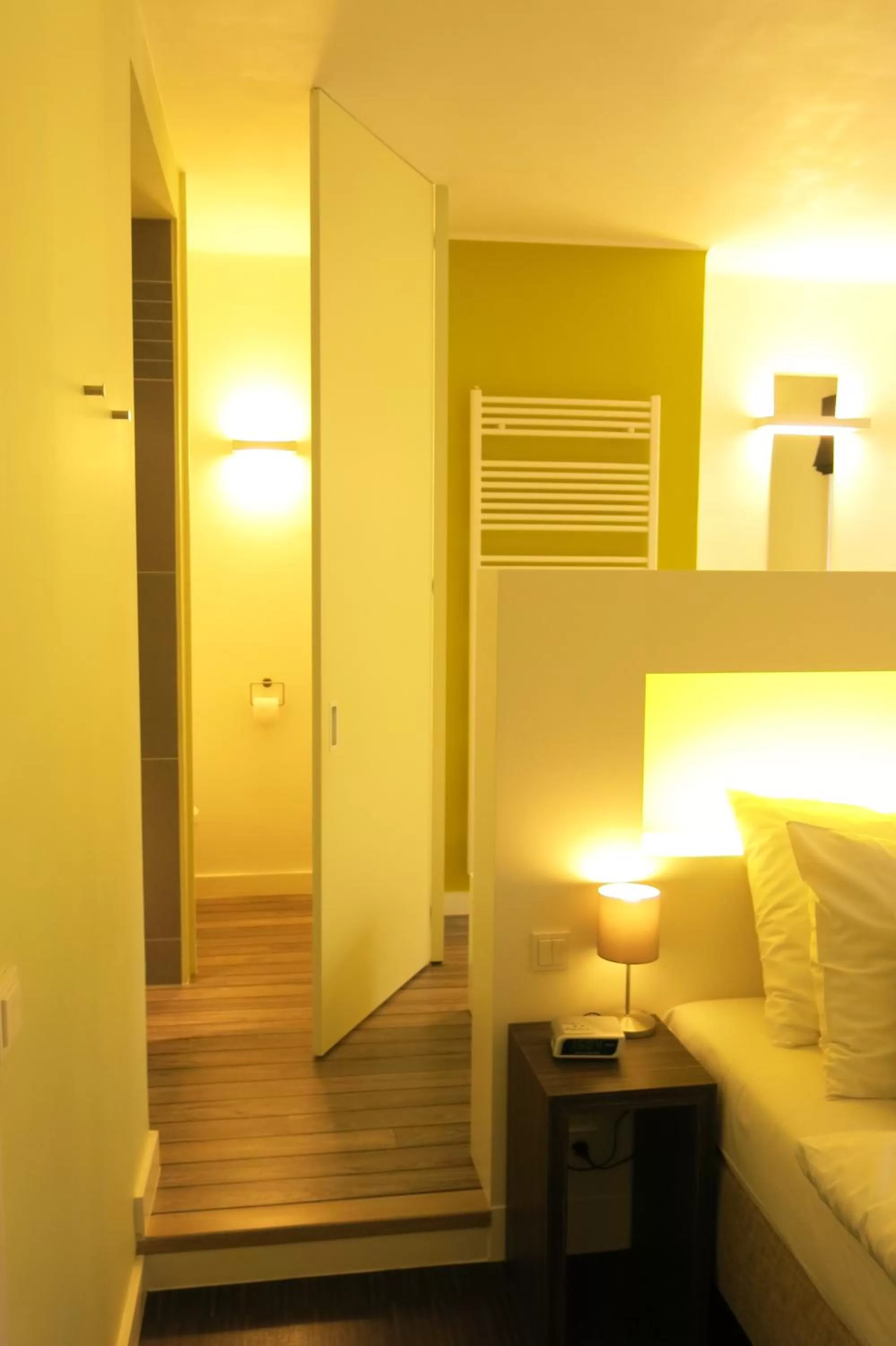 Toilet, TV/Entertainment Center in B&B Sabbajon