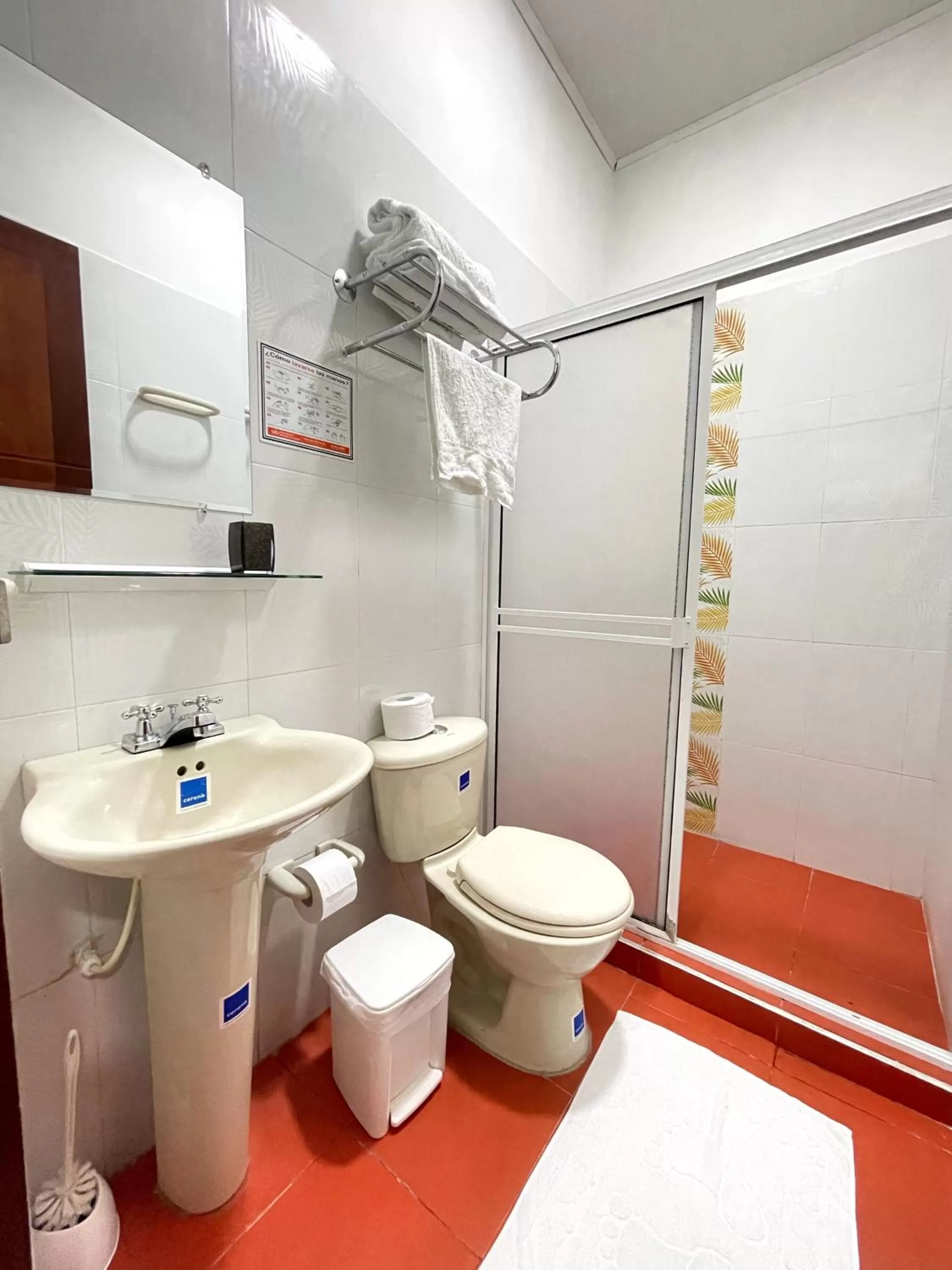 Bathroom in Apartahotel Caribe Diez