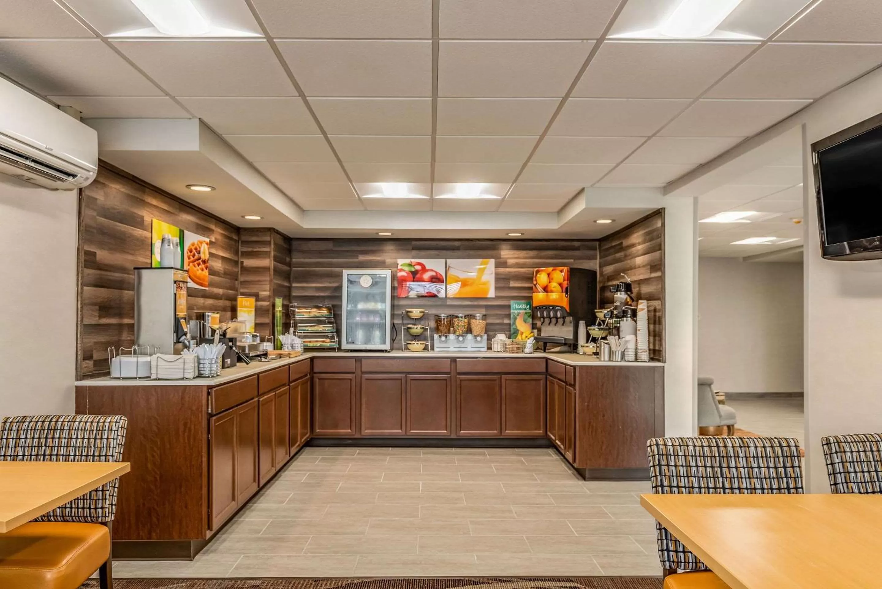 Restaurant/places to eat in Quality Inn Bucyrus North