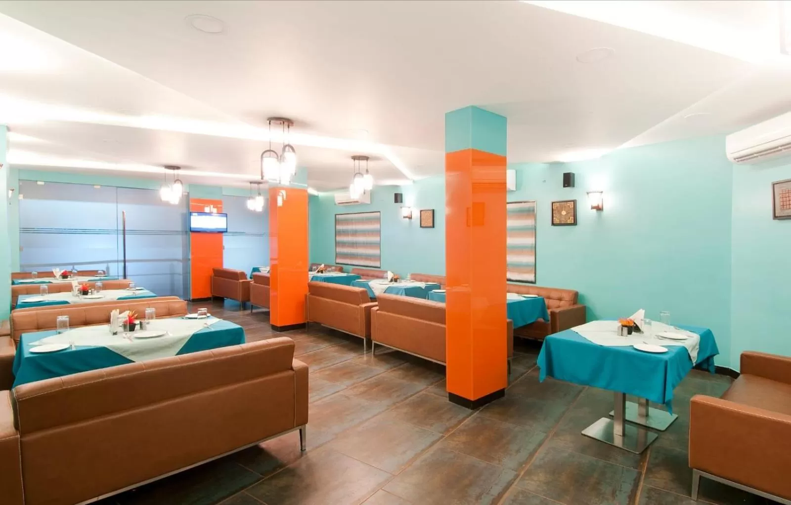 Restaurant/places to eat in Hotel The Sudesh