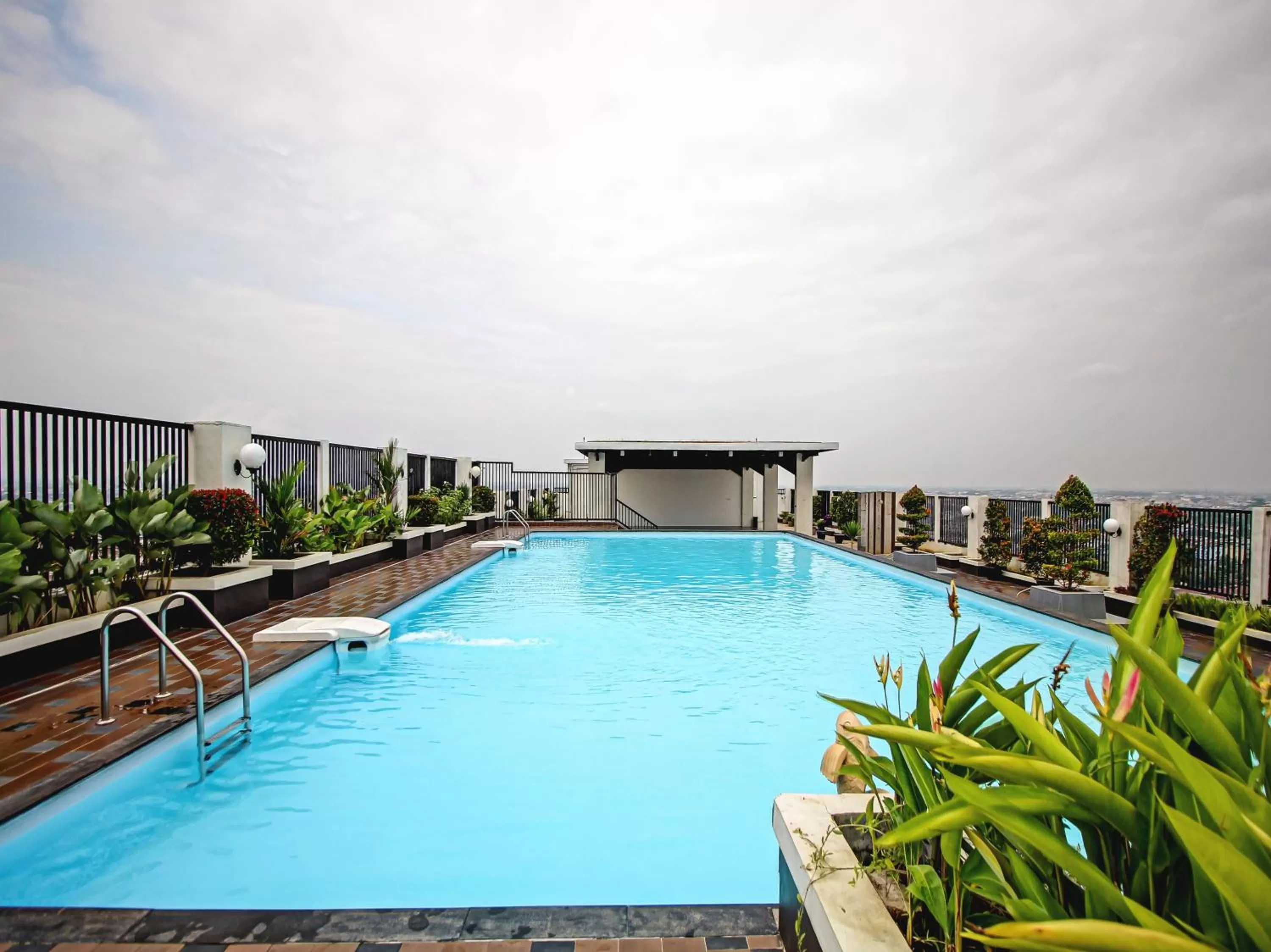 Swimming pool in Hotel O Tridasa