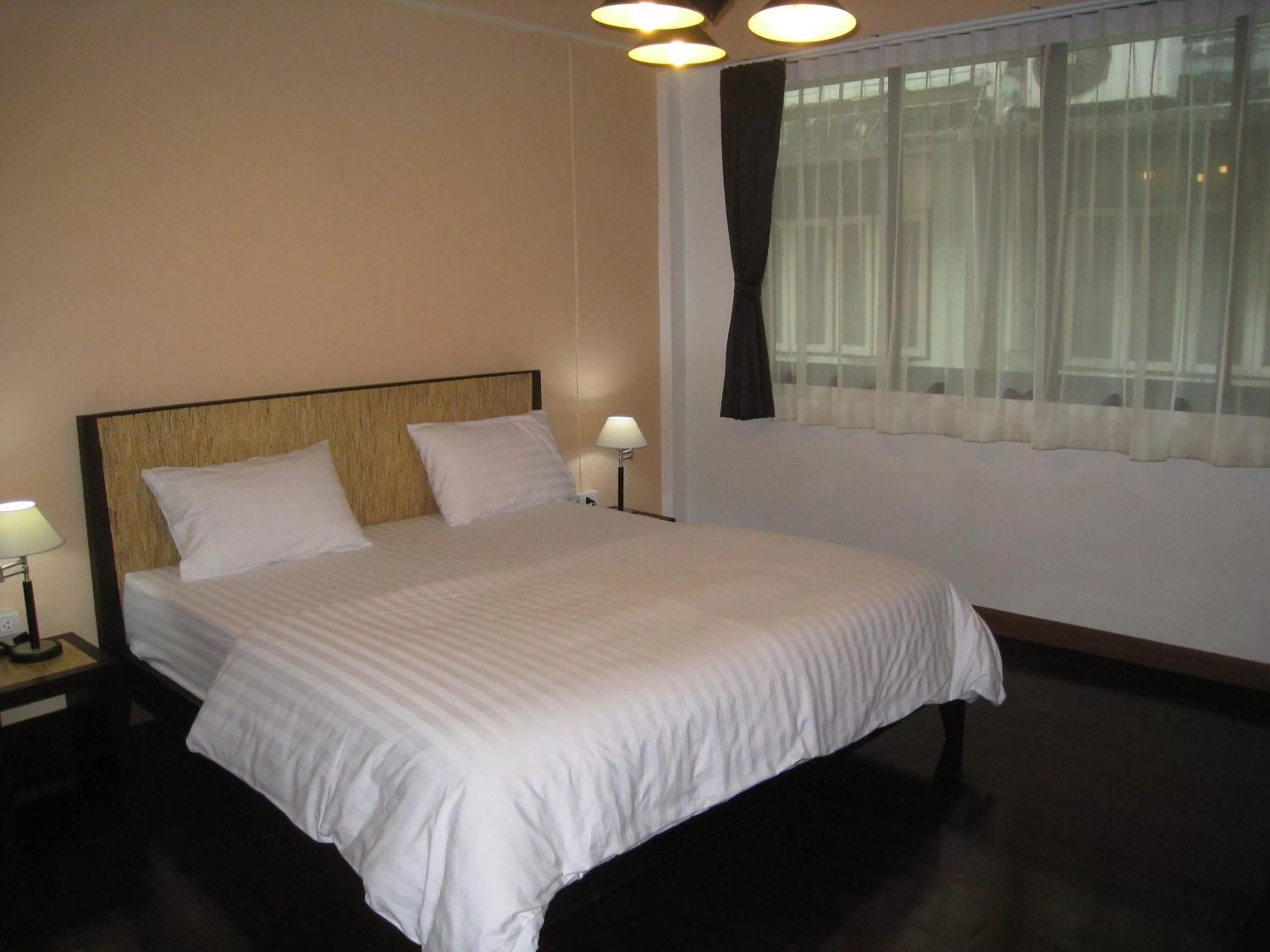 Bed in Baan Glang Soi