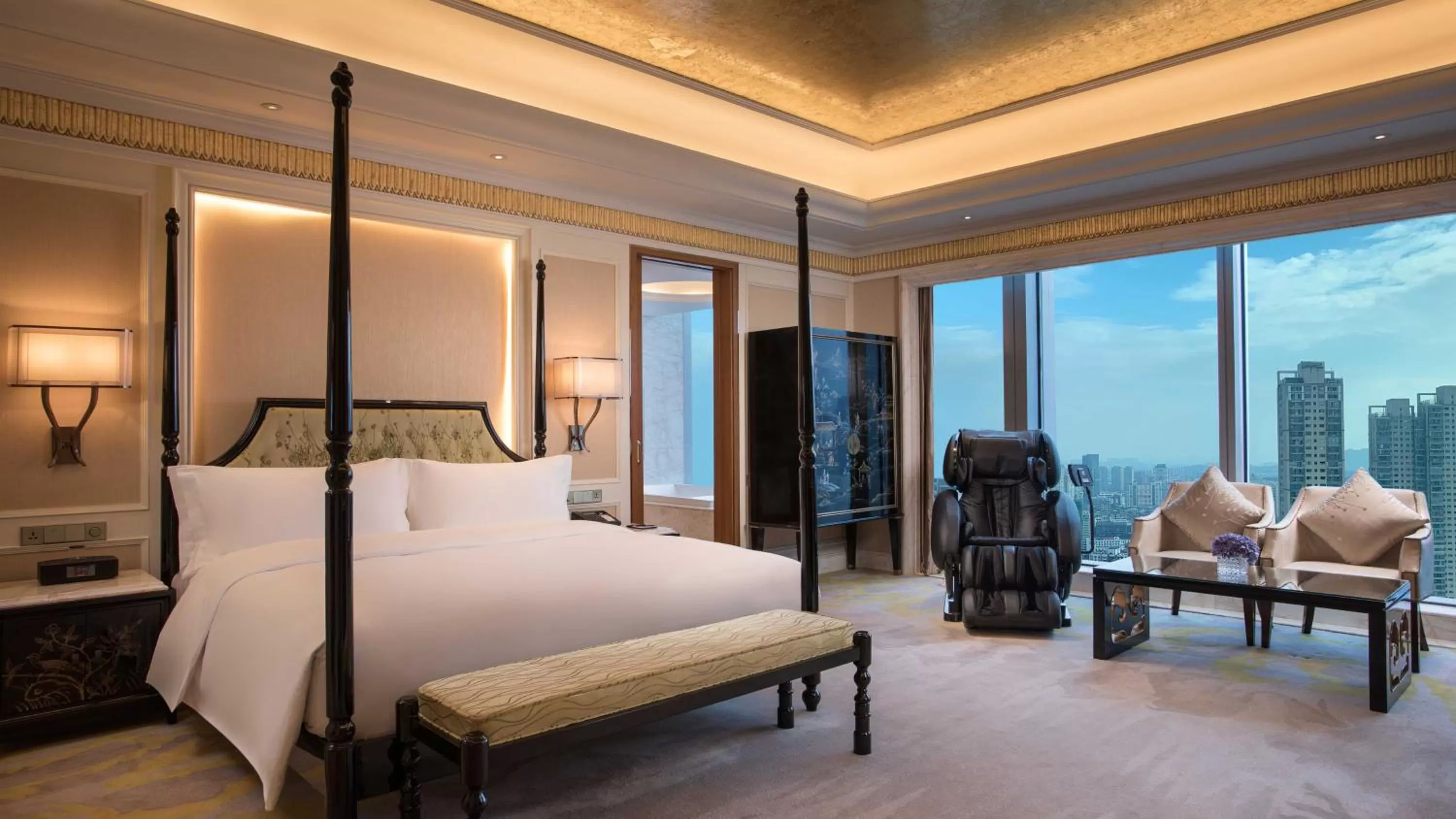 Photo of the whole room, Bed in InterContinental Fuzhou