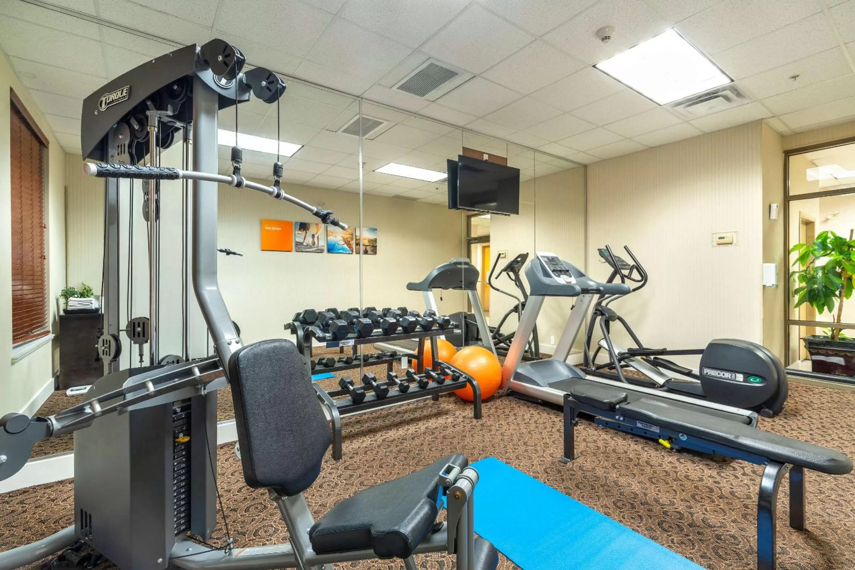 Fitness centre/facilities in Comfort Inn & Suites