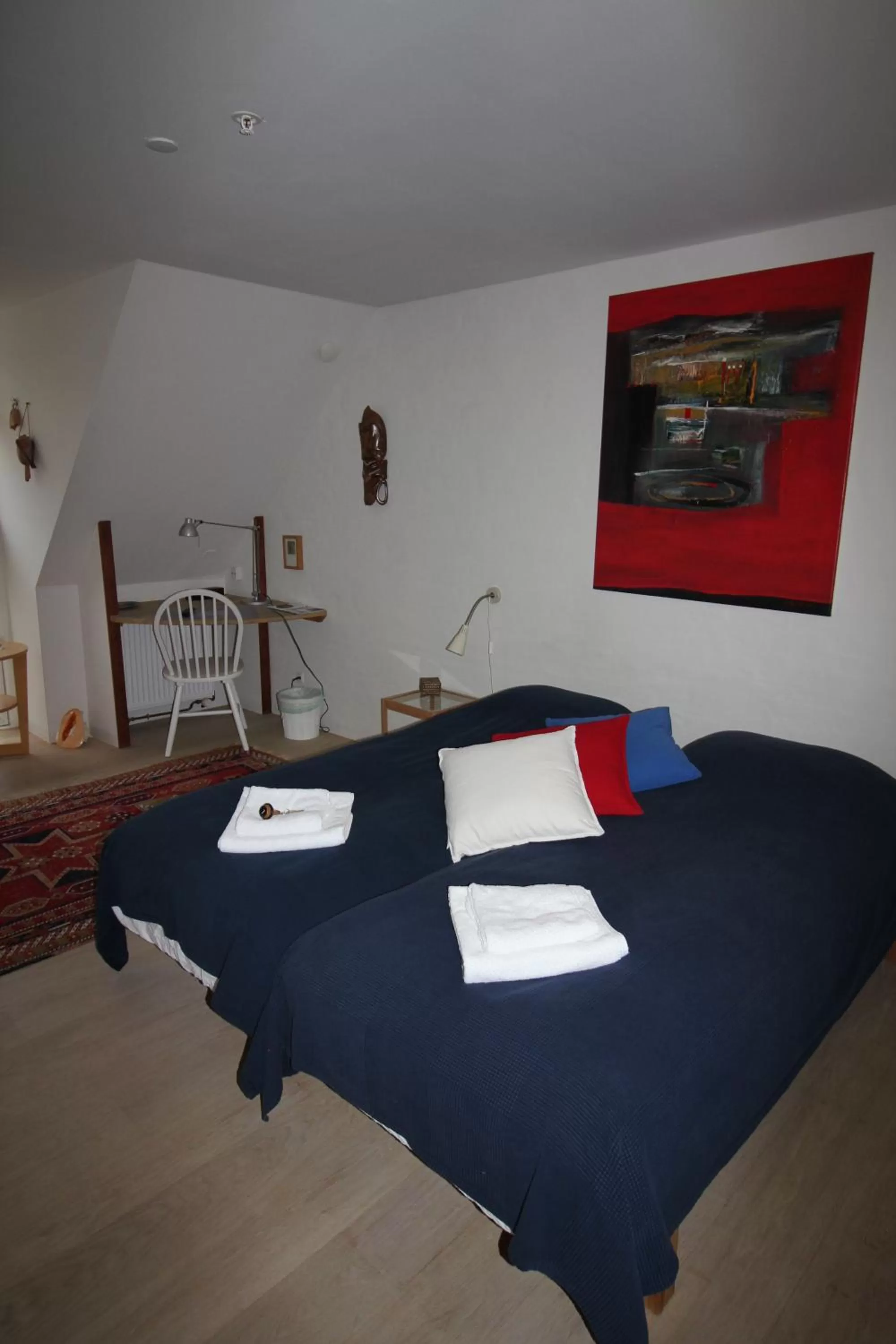 Photo of the whole room, Bed in Odense City B&B