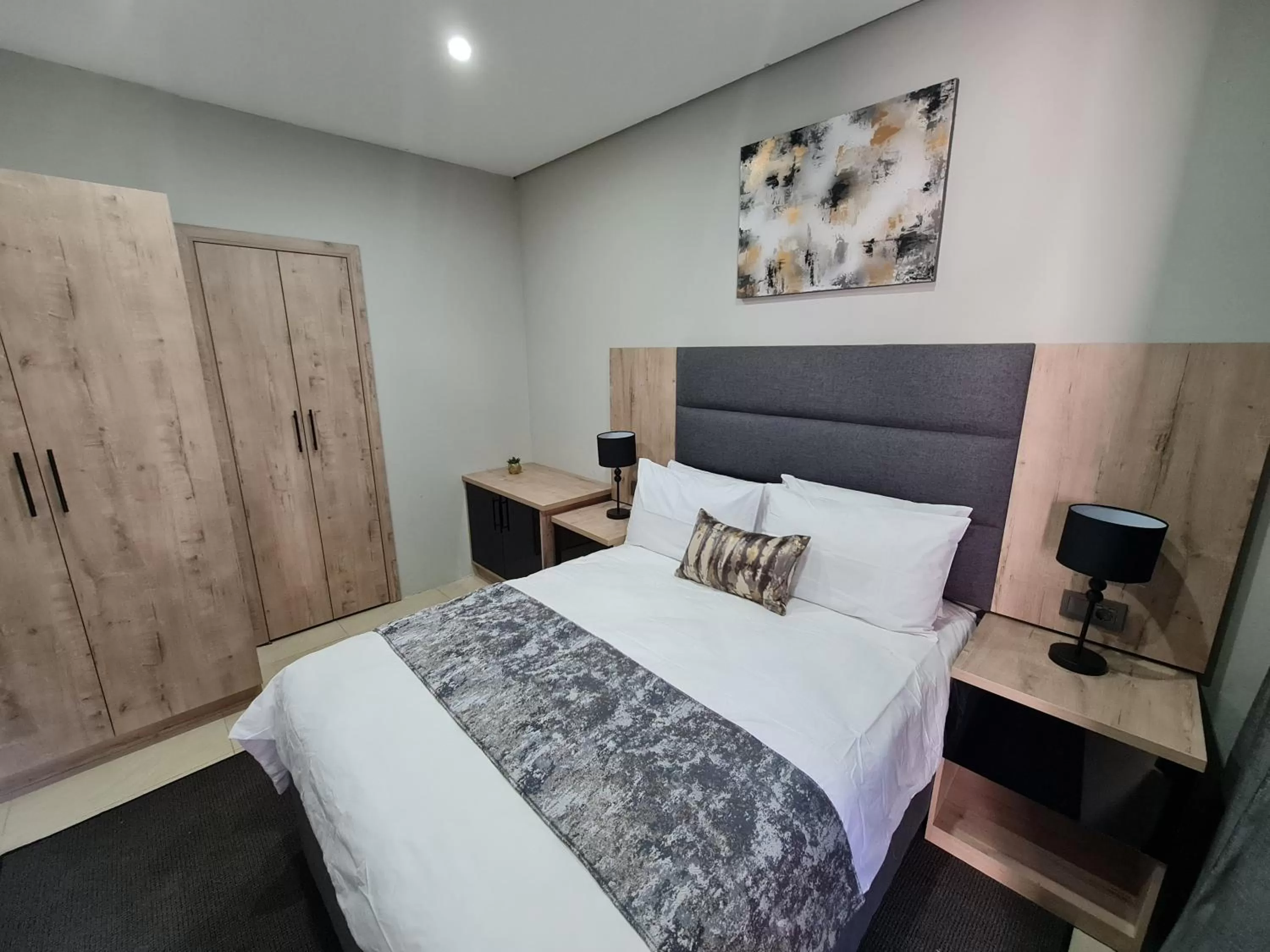 Photo of the whole room, Bed in Luxe on Ridge Boutique Hotel