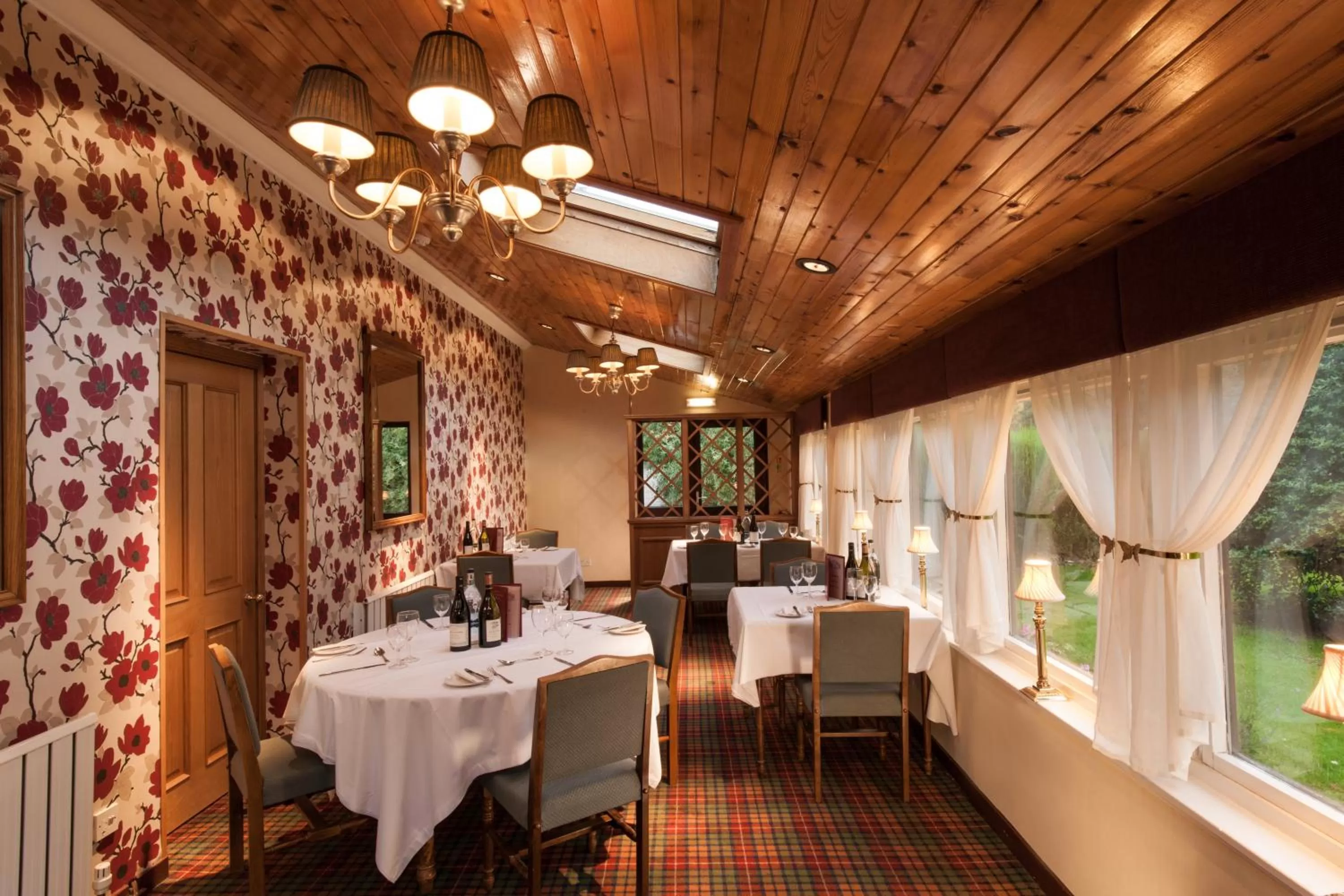 Restaurant/places to eat in The Stronlossit Inn