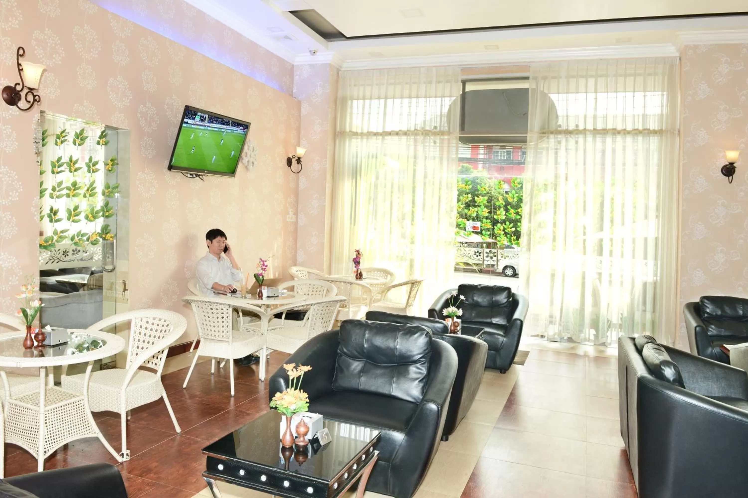 Restaurant/places to eat in Hotel Grand United - Ahlone Branch