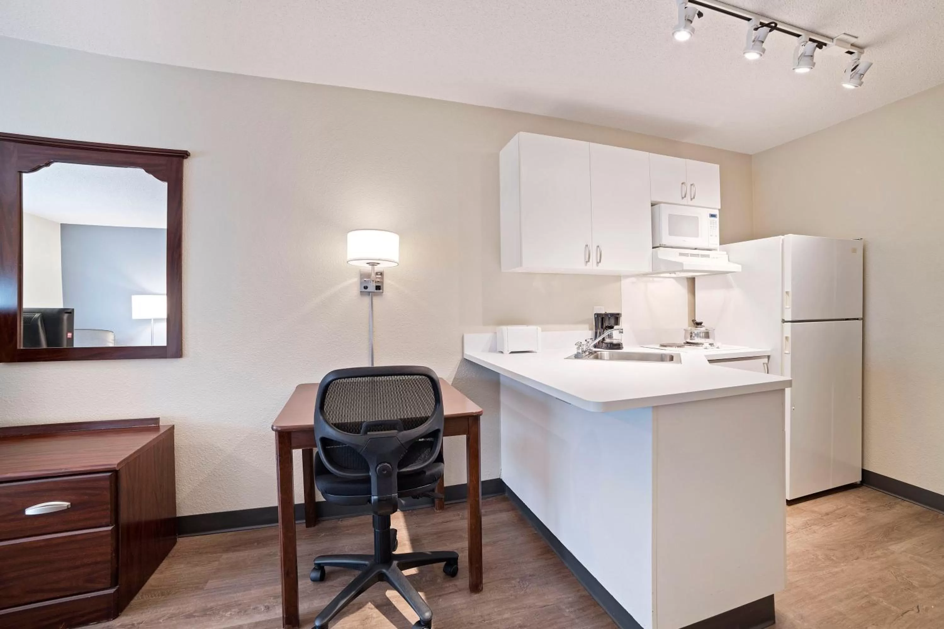 Kitchen or kitchenette in Extended Stay America Suites - Washington, DC - Alexandria - Landmark