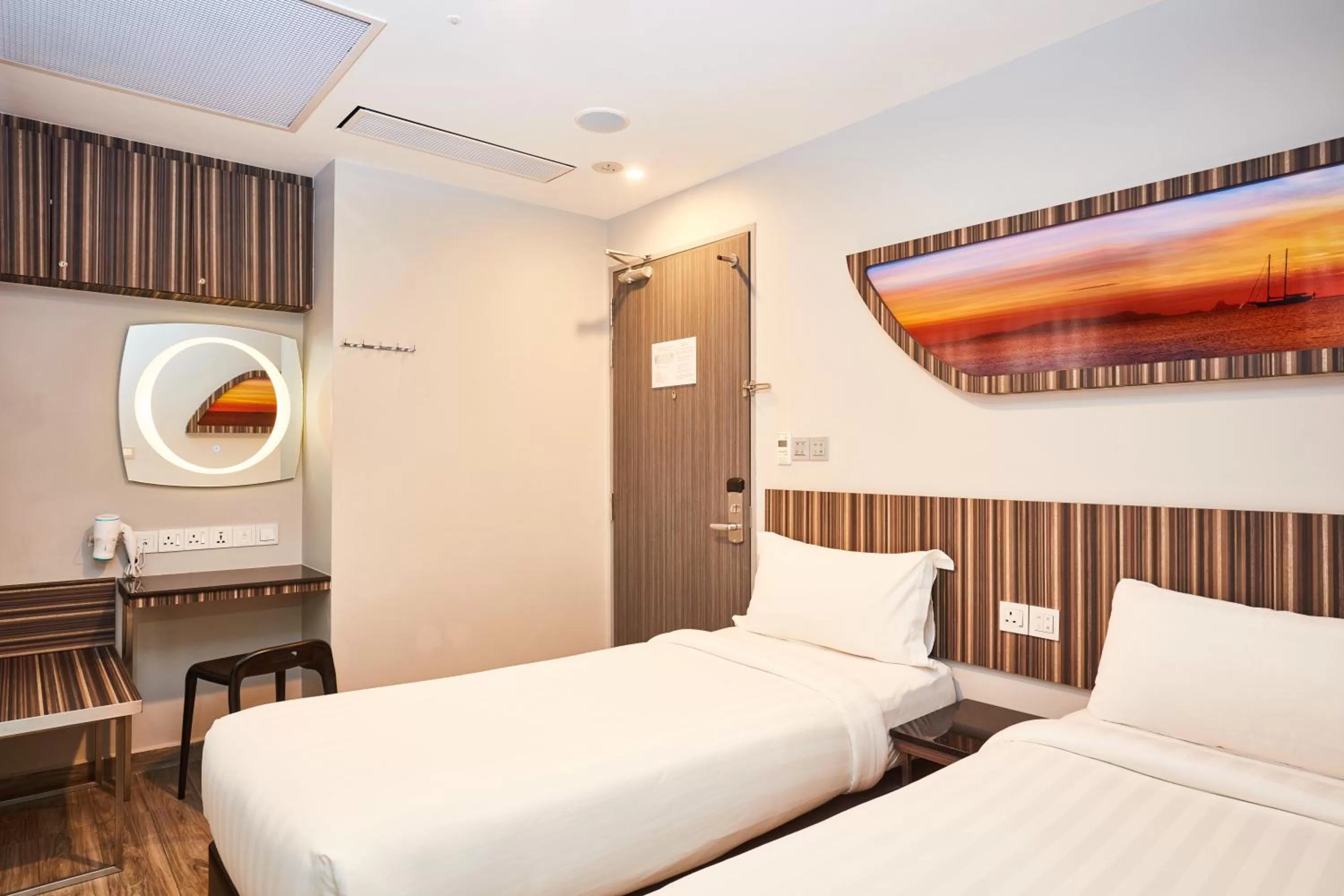 Bed in ibis budget Singapore Selegie