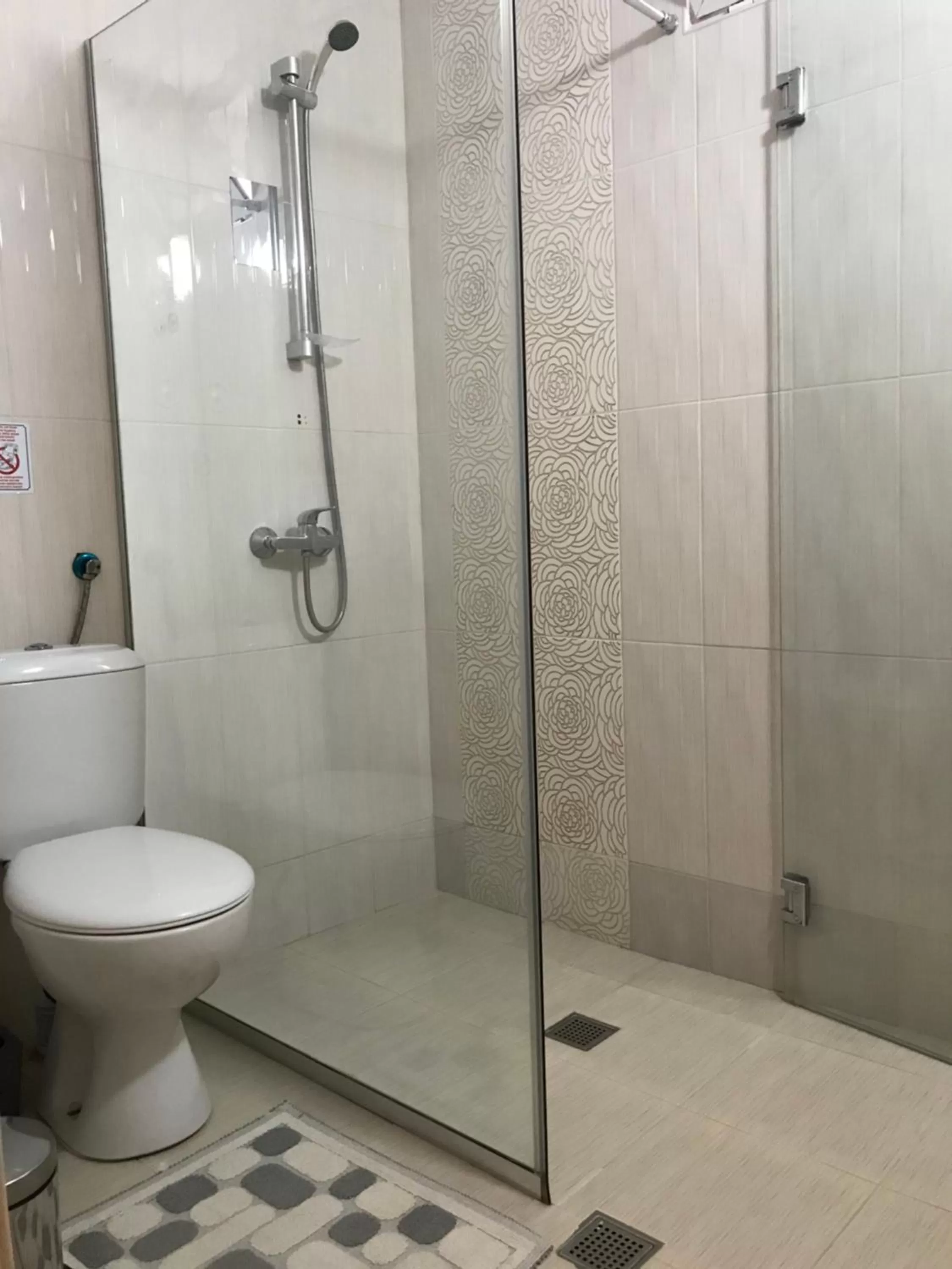 Shower, Bathroom in White Rose Family Guest House