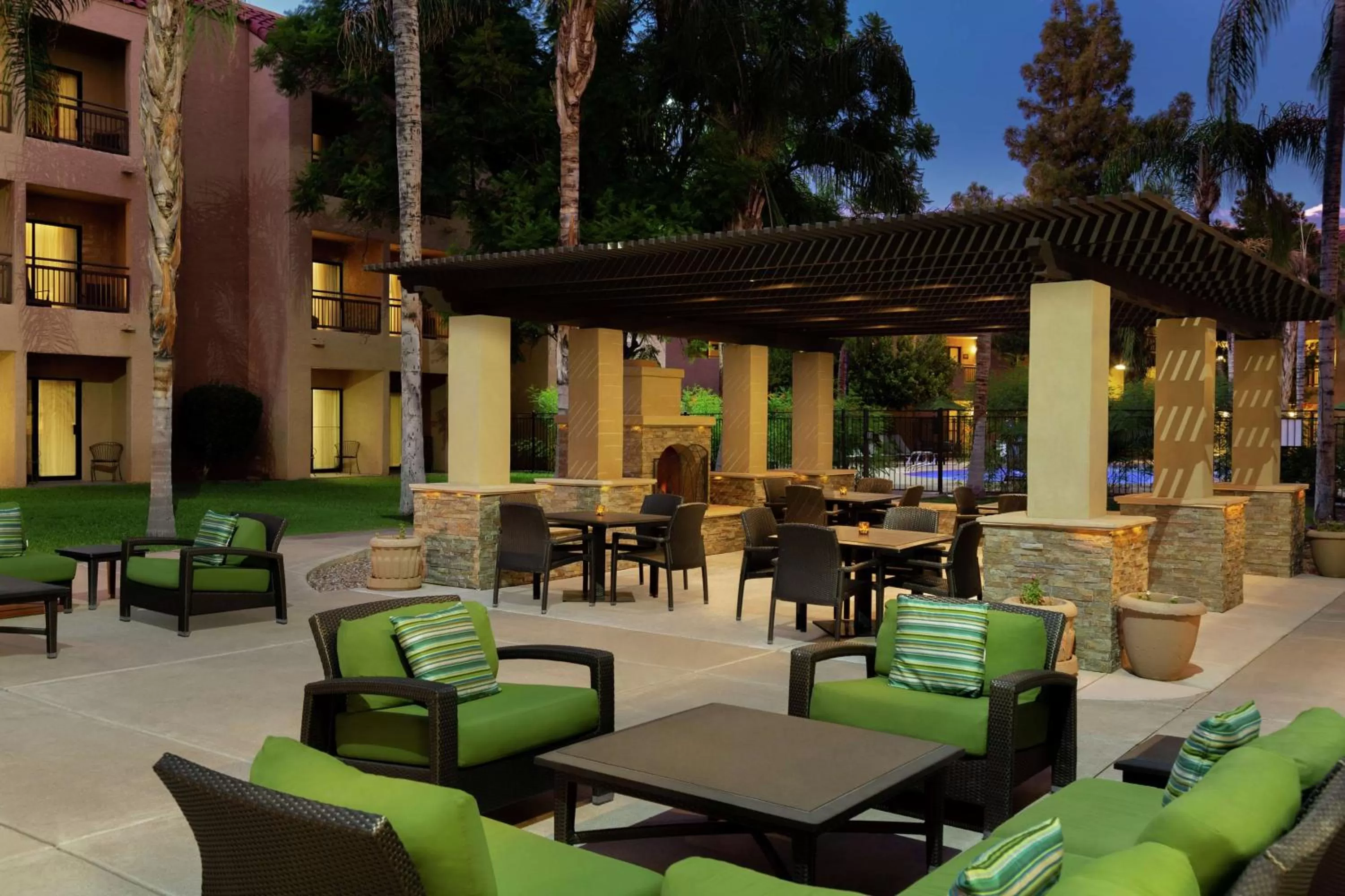 Patio in Embassy Suites by Hilton Phoenix Tempe