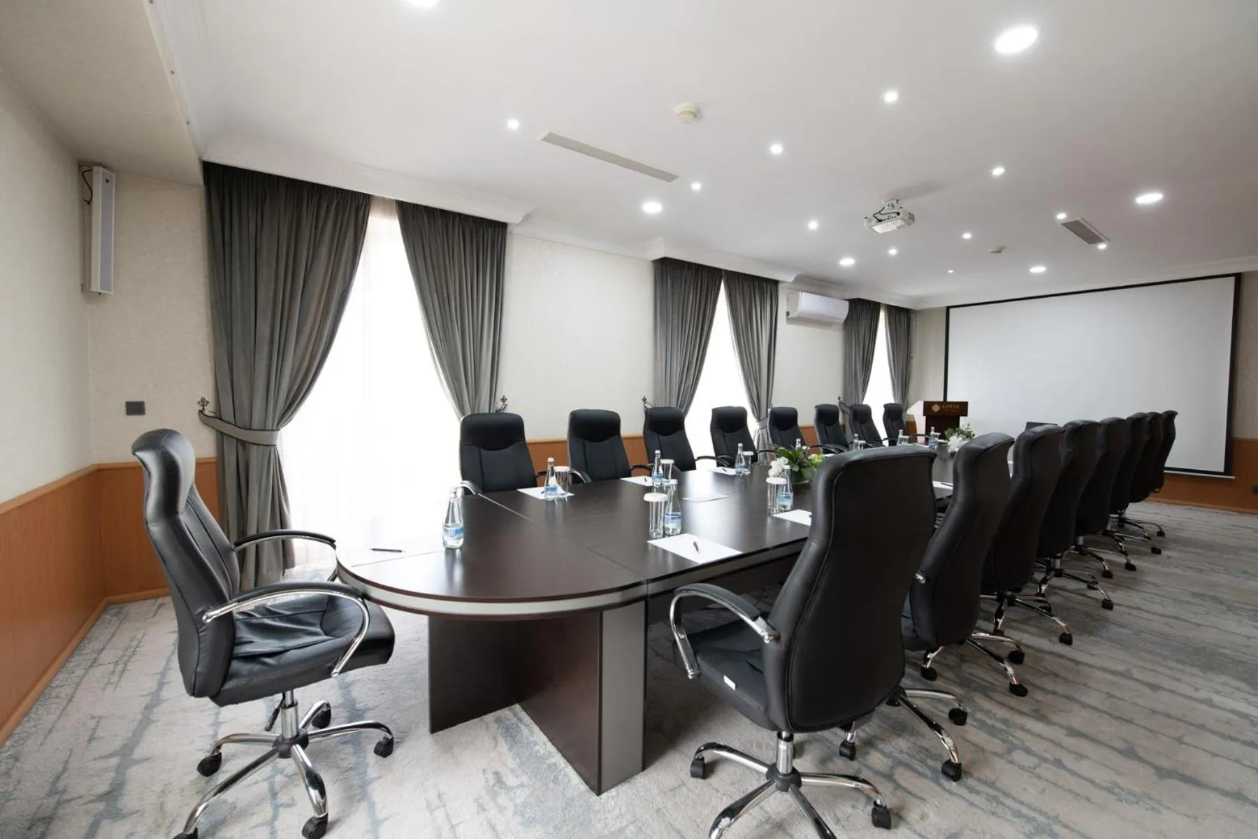 Meeting/conference room in LOTTE City Hotels Tashkent Palace