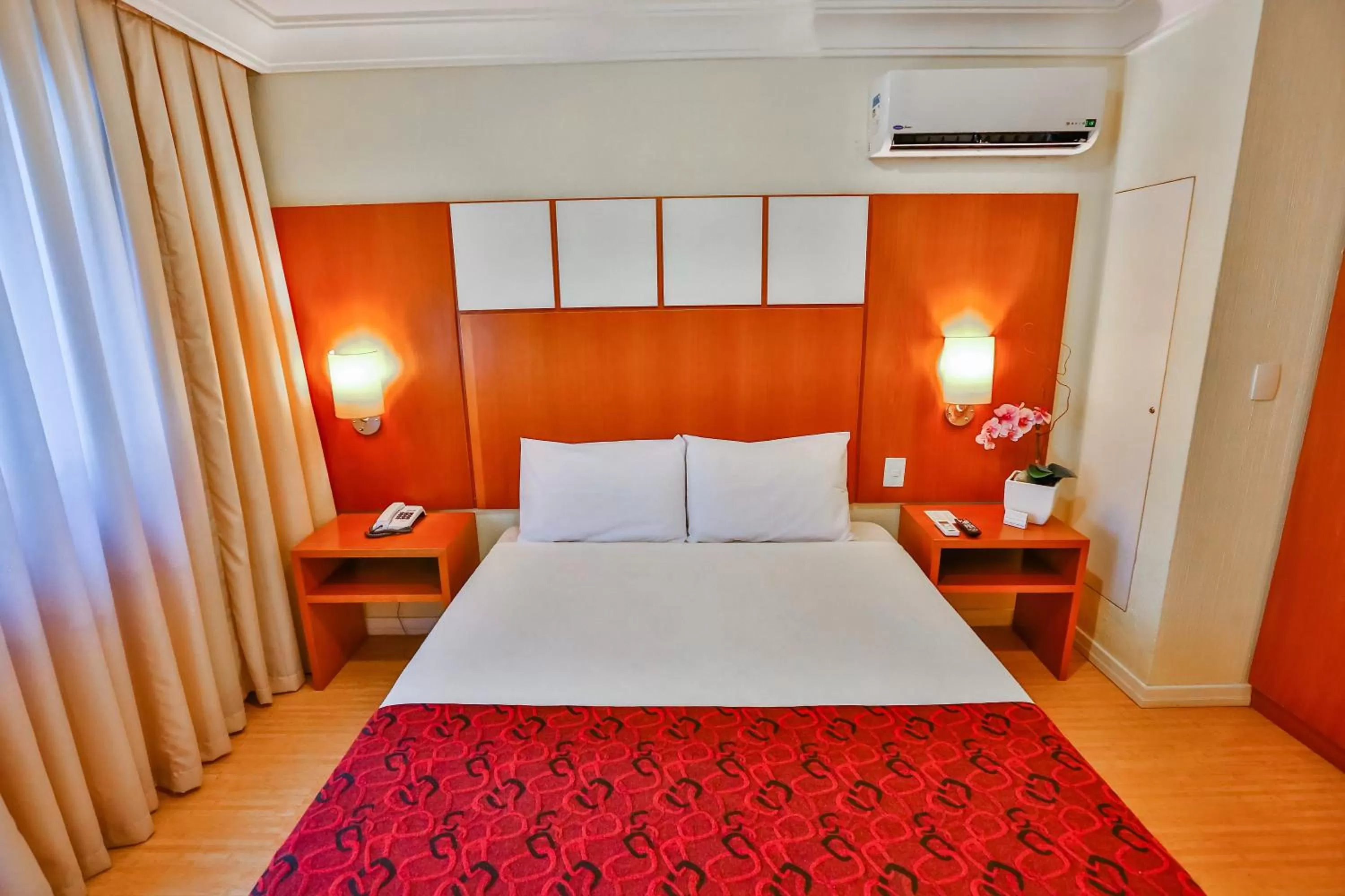 Photo of the whole room, Bed in Dubai Macaé by Atlântica