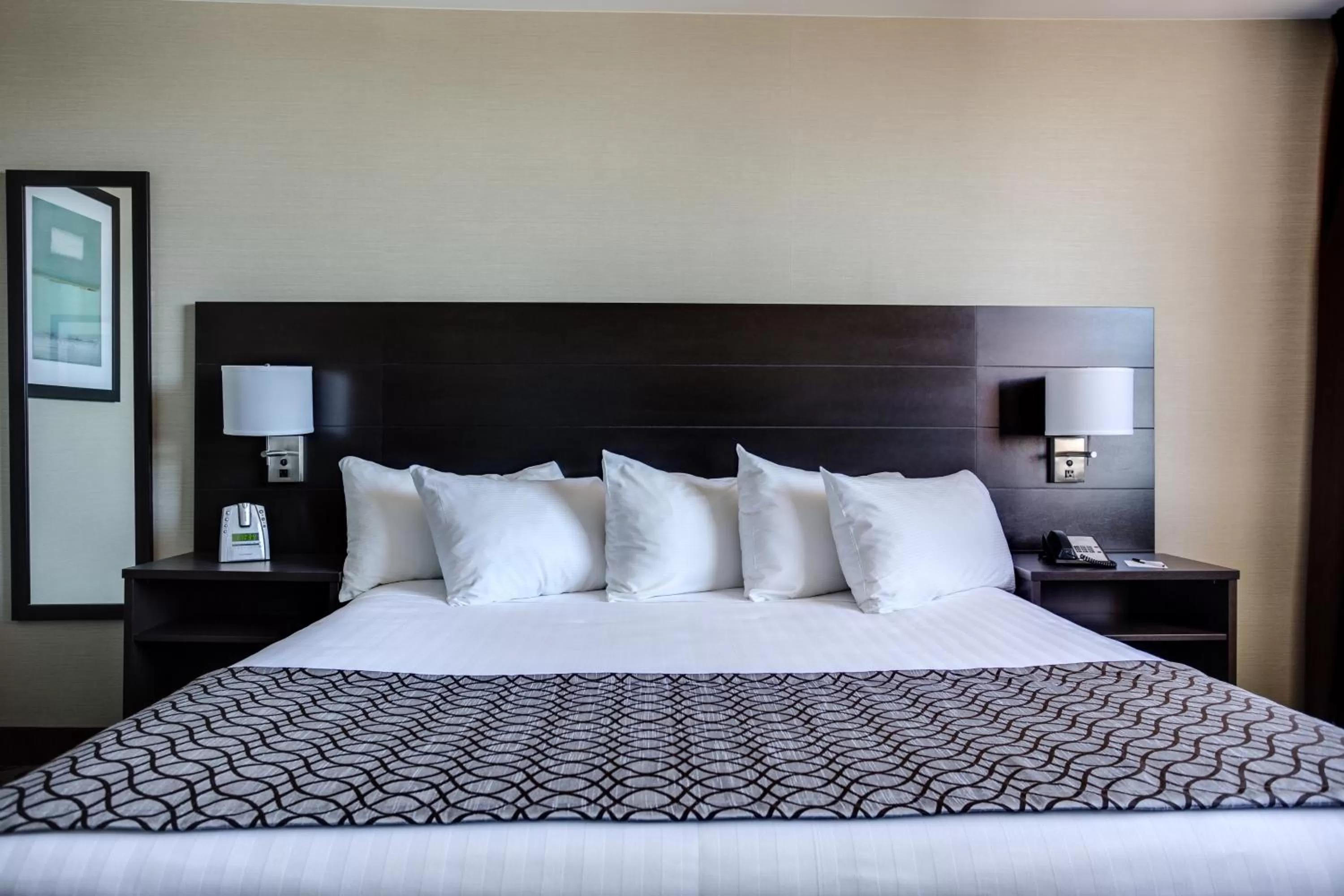 Bedroom, Bed in Clarion Hotel