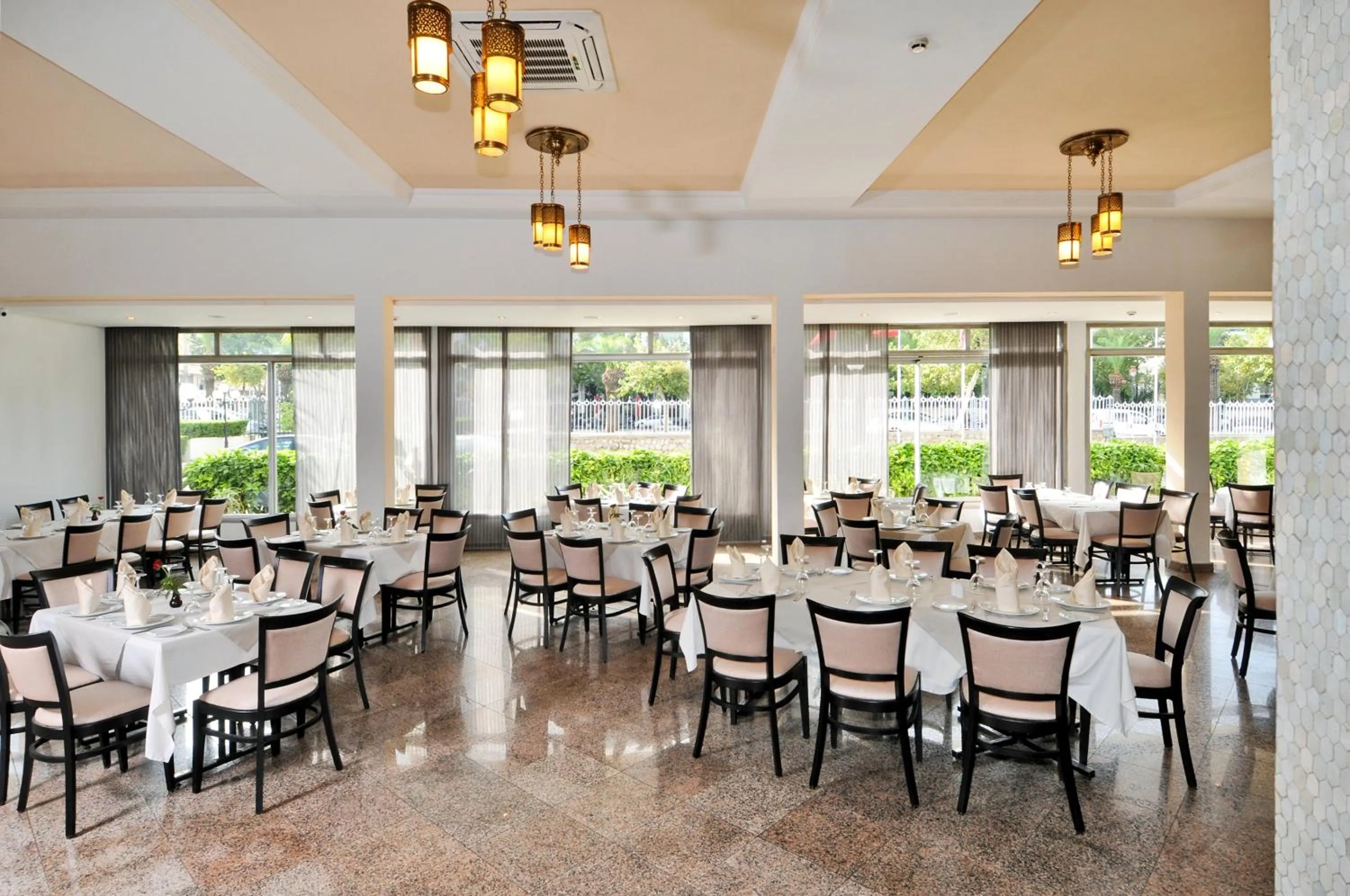 Restaurant/places to eat in Hôtel Volubilis