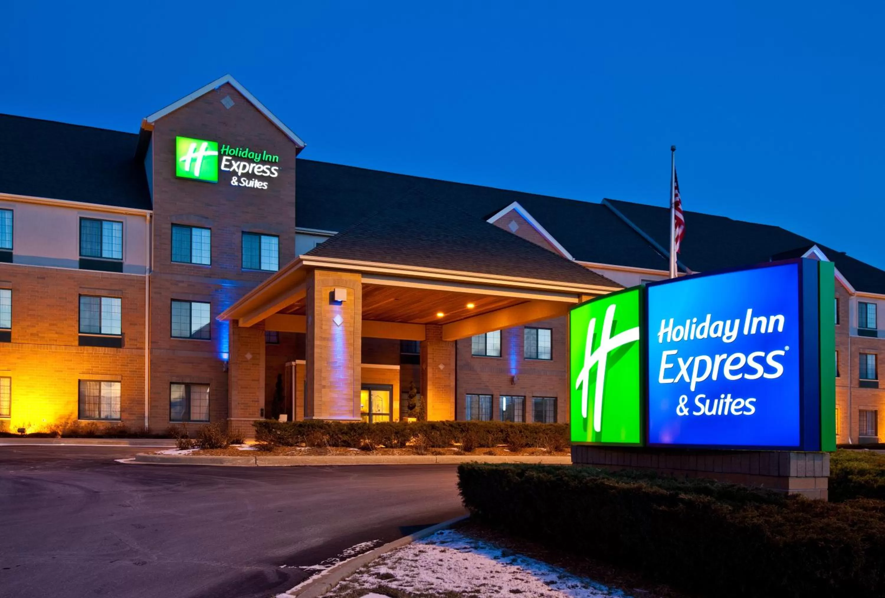 Property building in Holiday Inn Express Hotel & Suites Pleasant Prairie-Kenosha by IHG