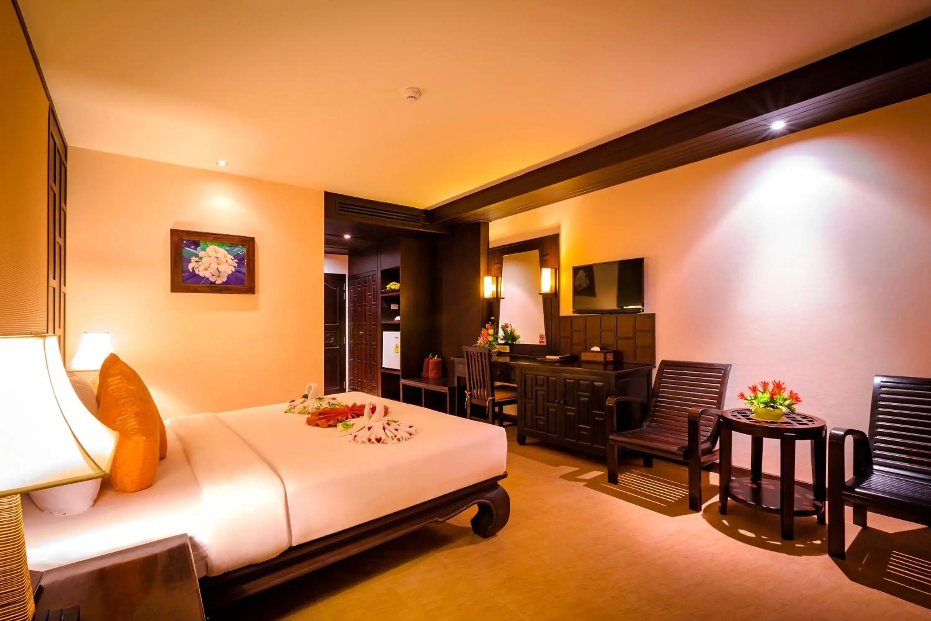 Deluxe Double or Twin Room with Pool View in Nipa Resort, Patong Beach Deluxe Double or Twin Room with Pool View in Nipa Resort, Patong Beach