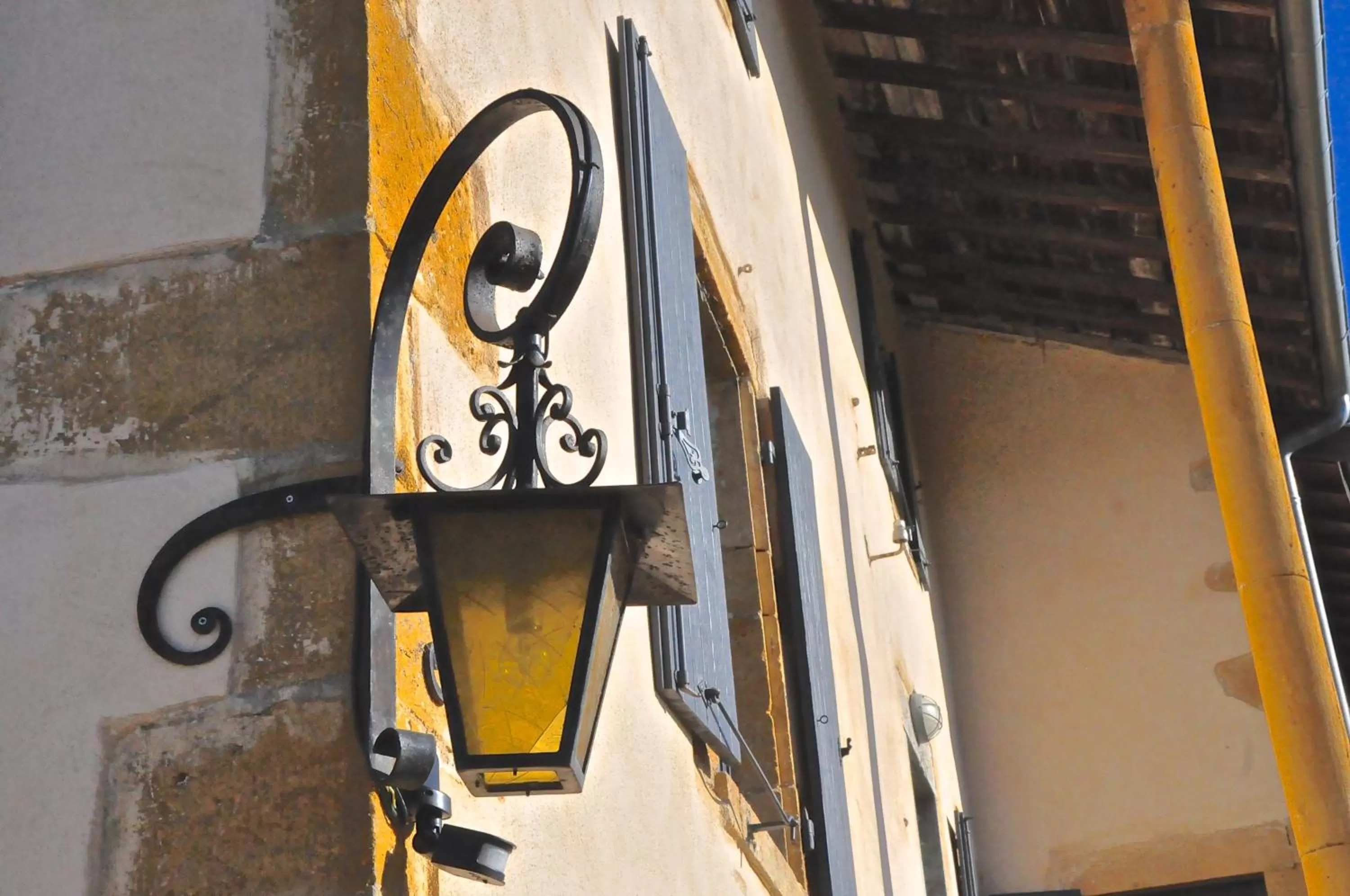 Decorative detail in Le Clos du Cher en Beaujolais