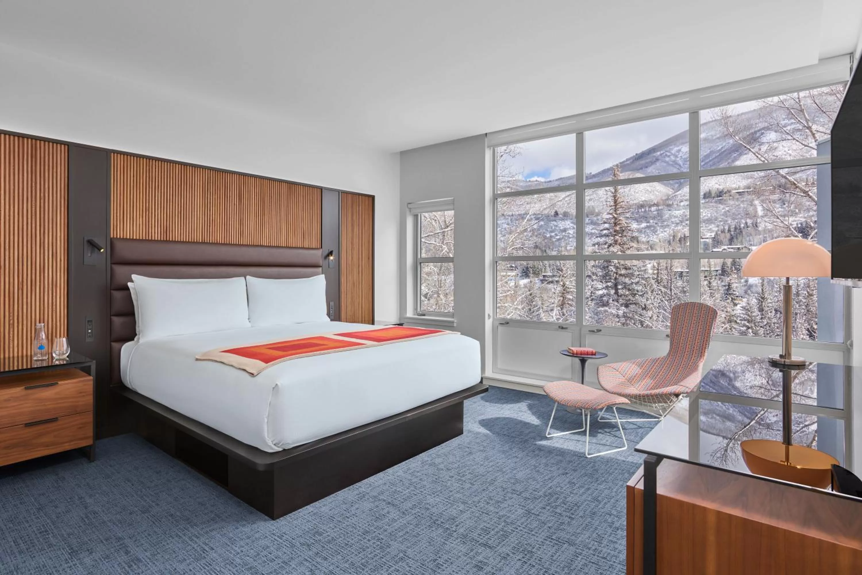 Bedroom, Bed in Aspen Meadows Resort