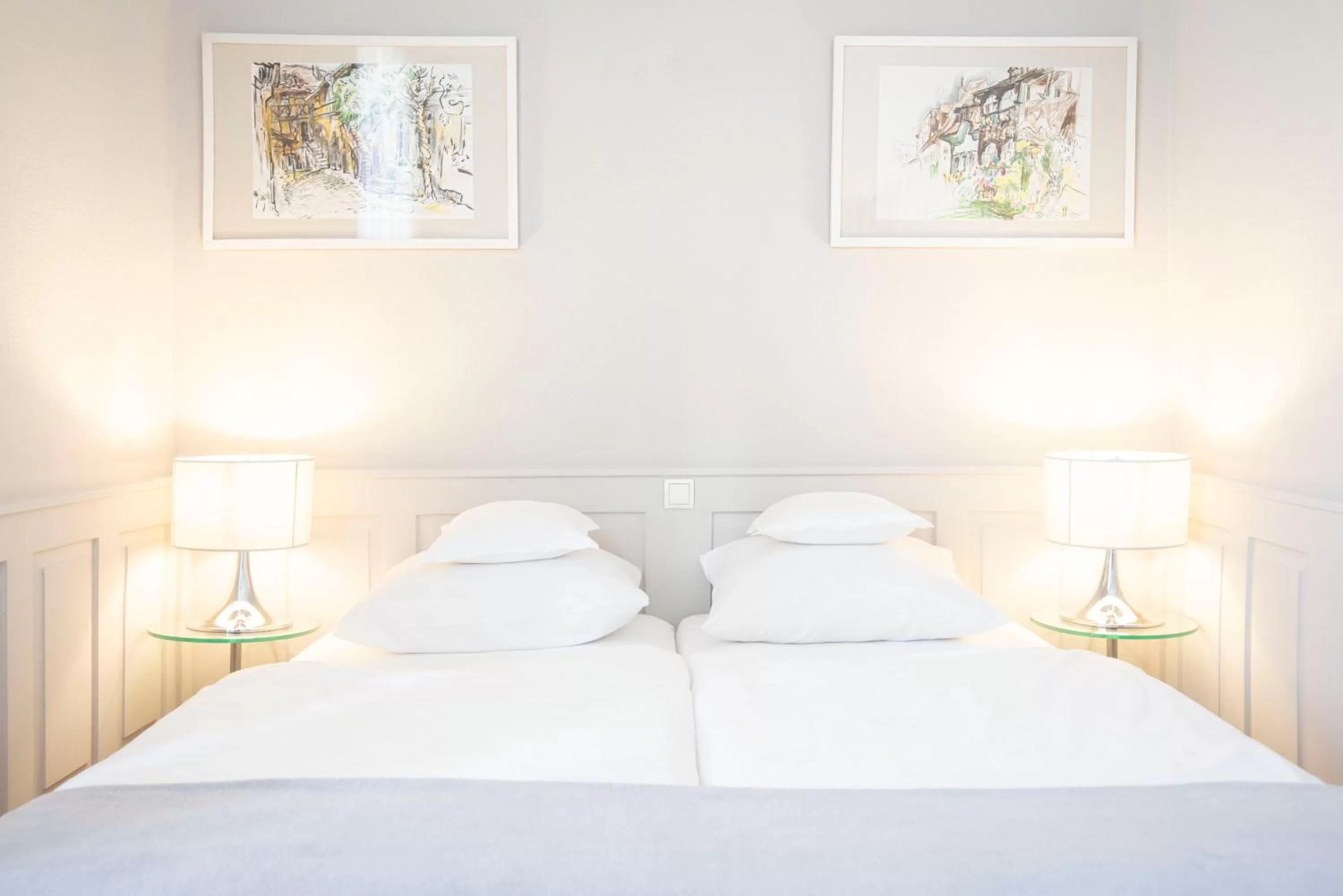 Photo of the whole room, Bed in Hotel Bamberger Hof Bellevue