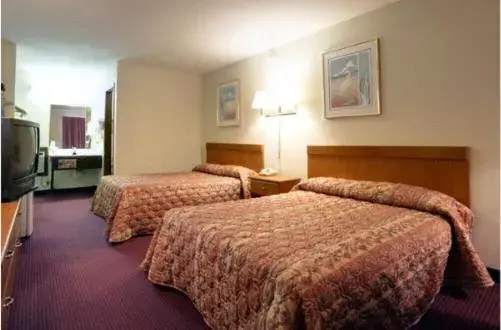 Double Room with Two Double Beds - Non-Smoking in Americas Best Value Inn Cartersville Double Room with Two Double Beds - Non-Smoking in Americas Best Value Inn Cartersville