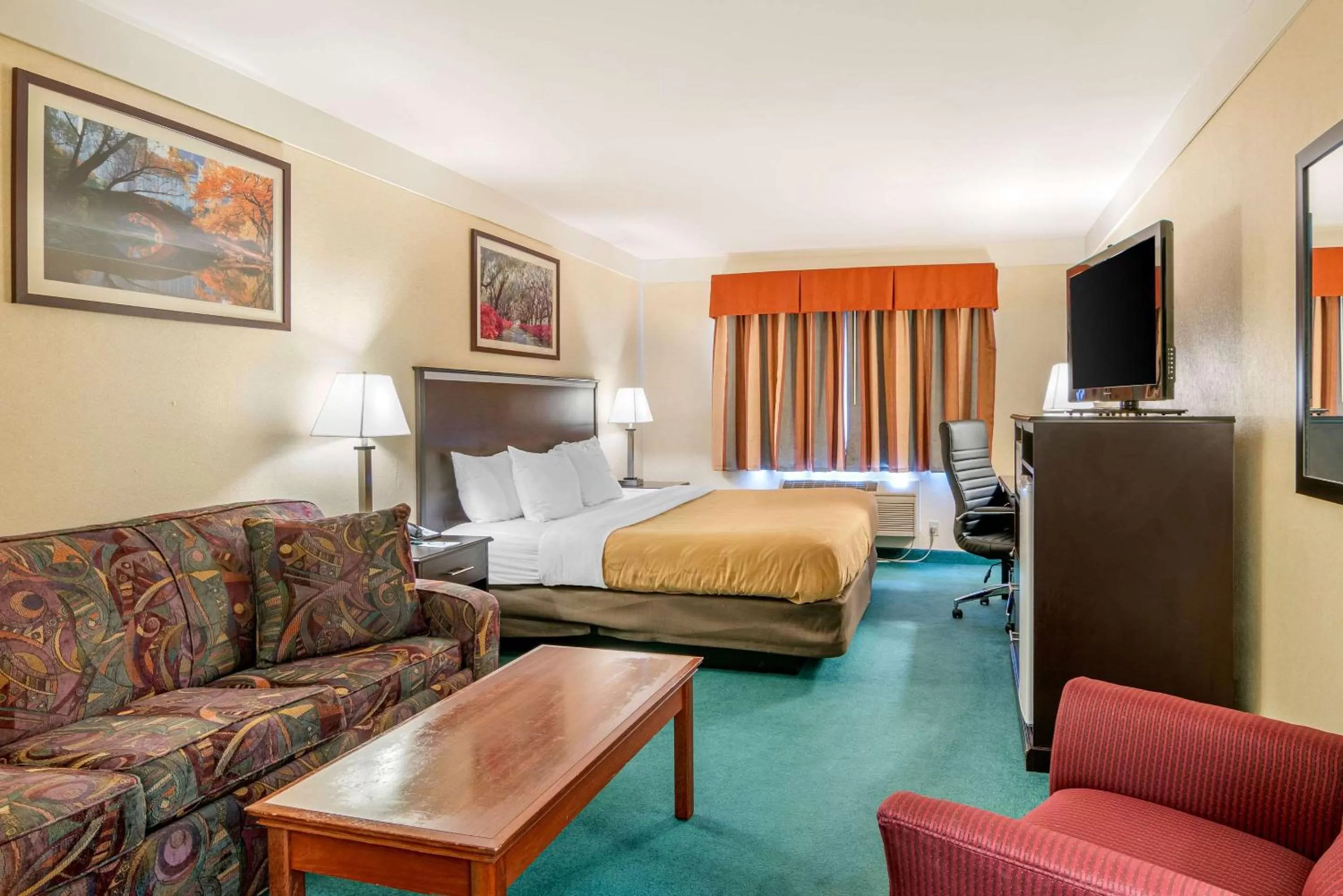 Photo of the whole room, Bed in Quality Inn Bend North