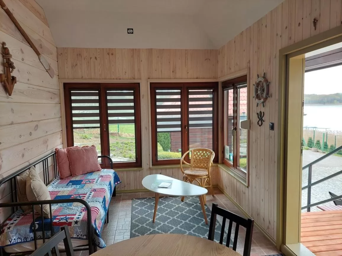 Seating area in Port Jeziorak