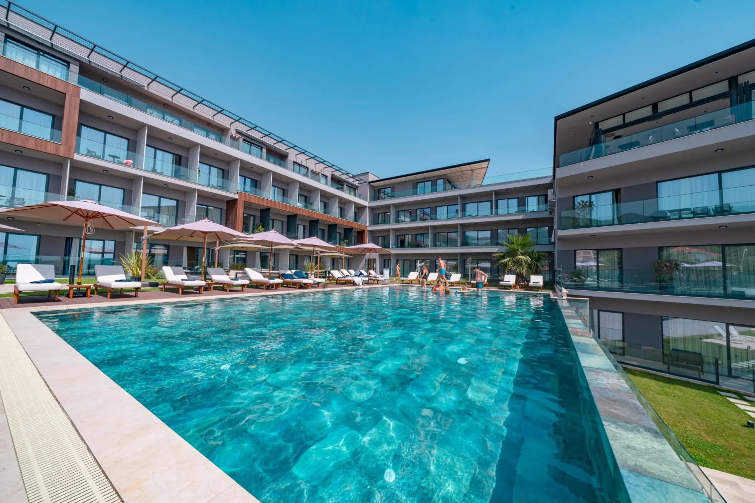 Royal Blue Resort & Residences Royal Blue Resort & Residences