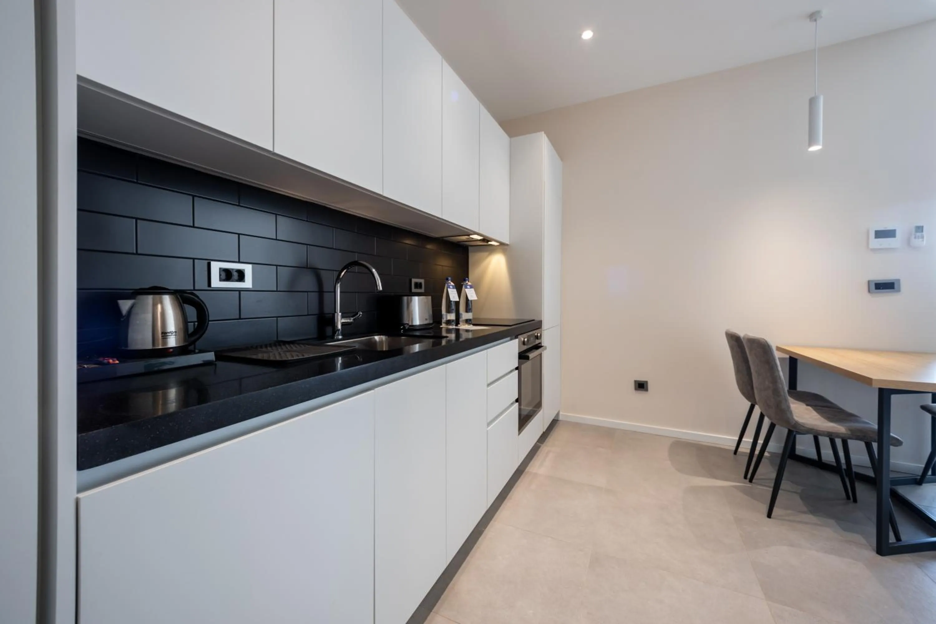 Coffee/tea facilities in Royal Blue Resort & Residences