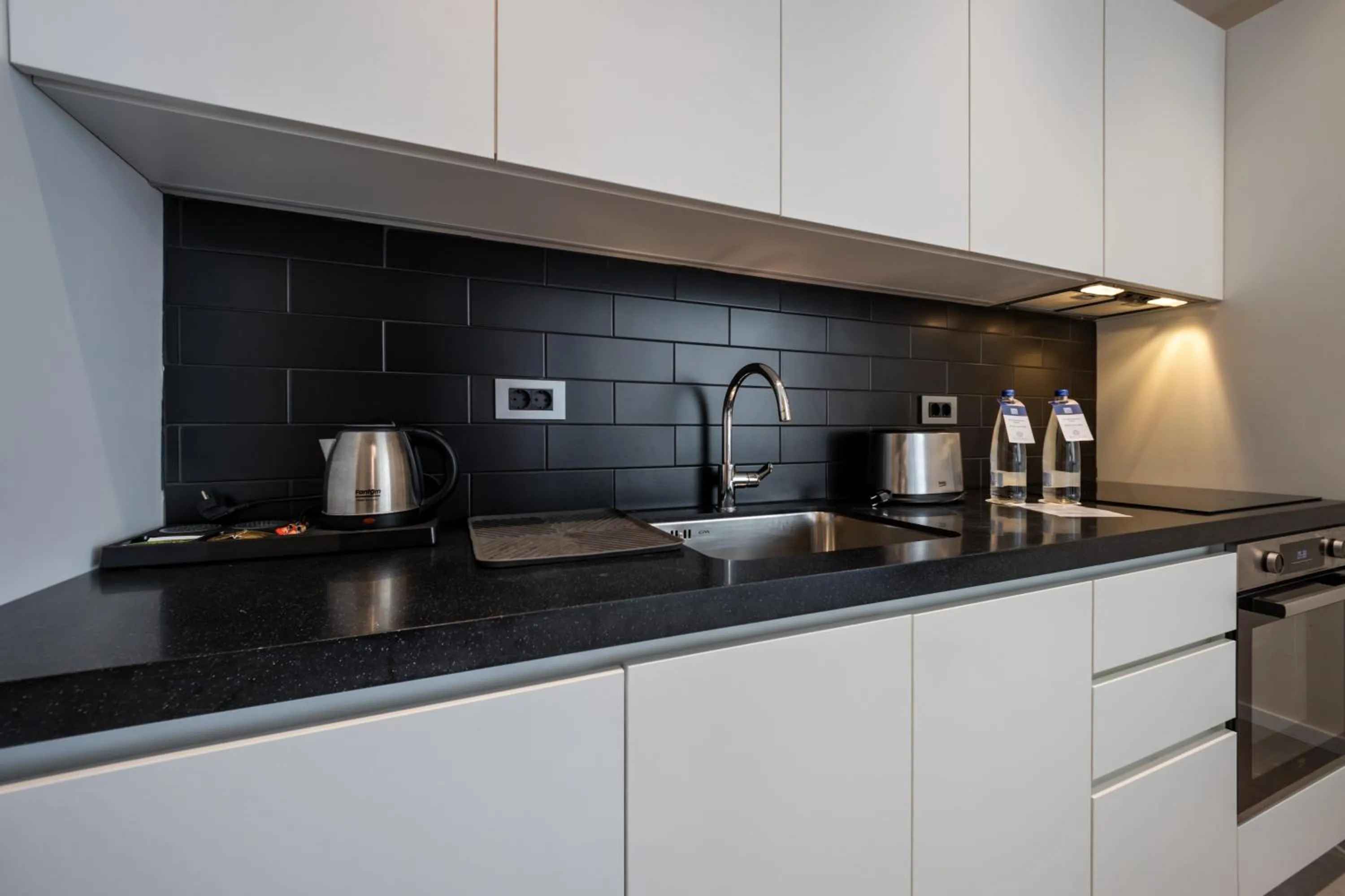 Coffee/tea facilities in Royal Blue Resort & Residences