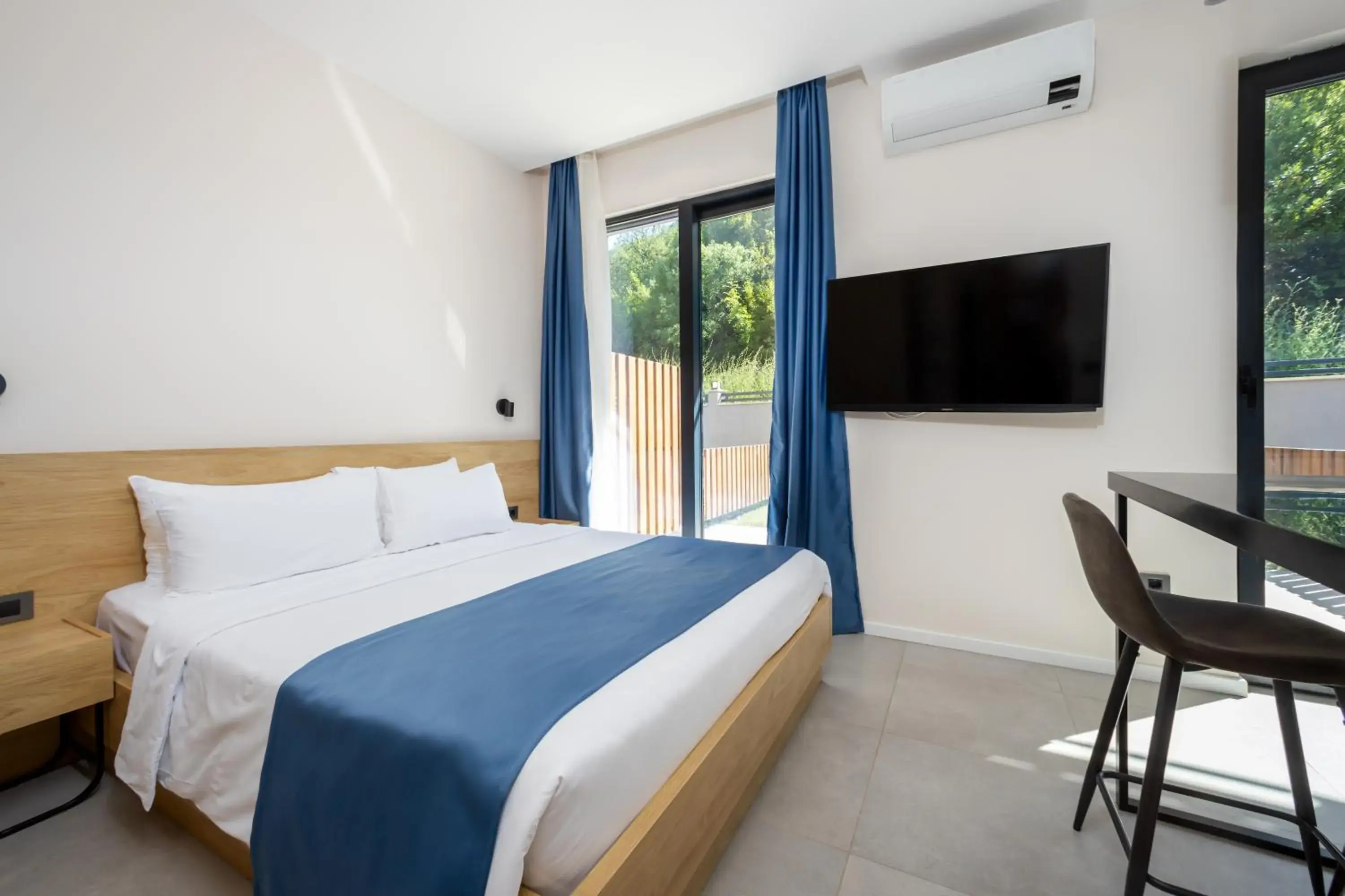 Deluxe Studio Apartment with Forest View in Royal Blue Resort & Residences Deluxe Studio Apartment with Forest View in Royal Blue Resort & Residences