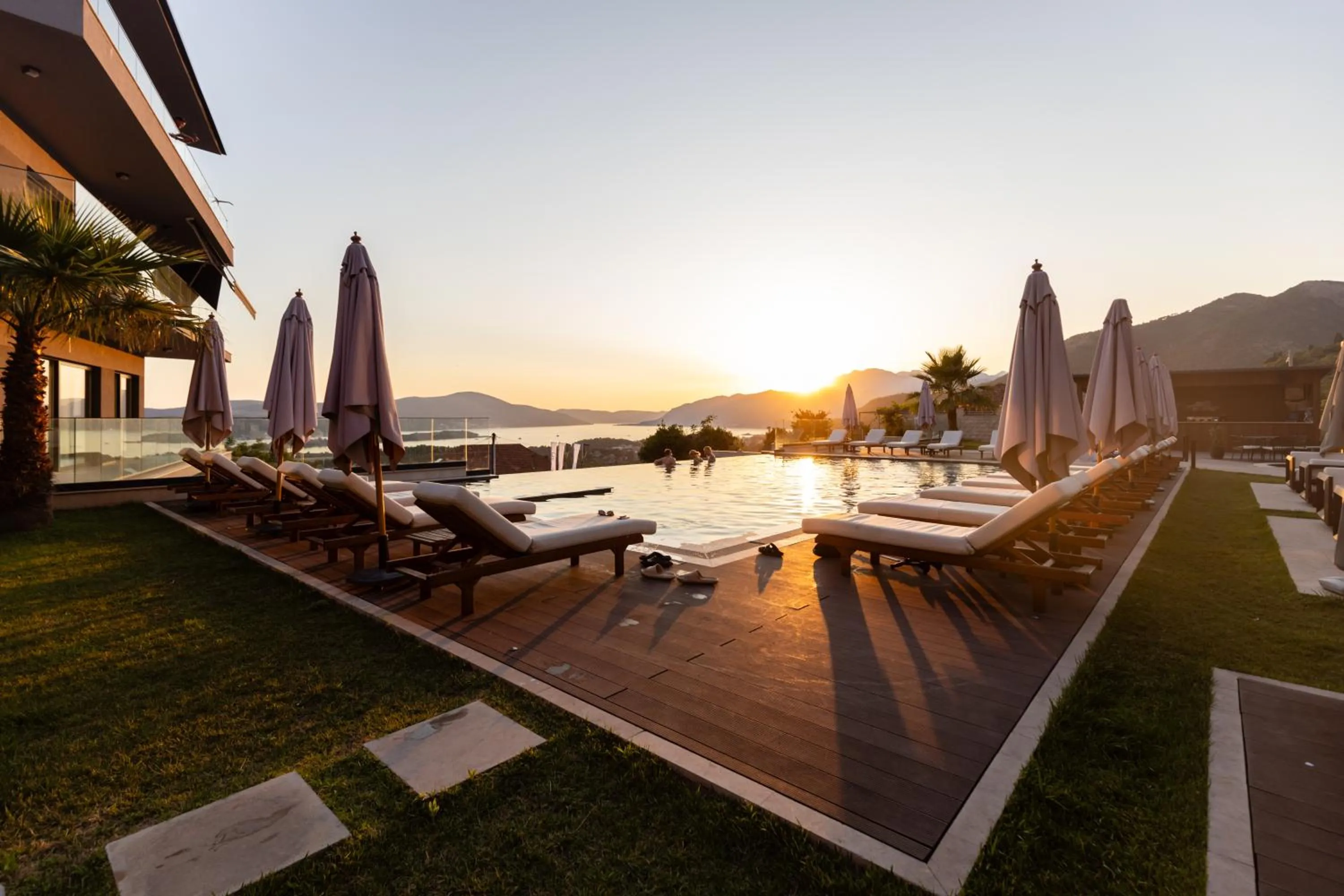 Mountain view in Royal Blue Resort & Residences