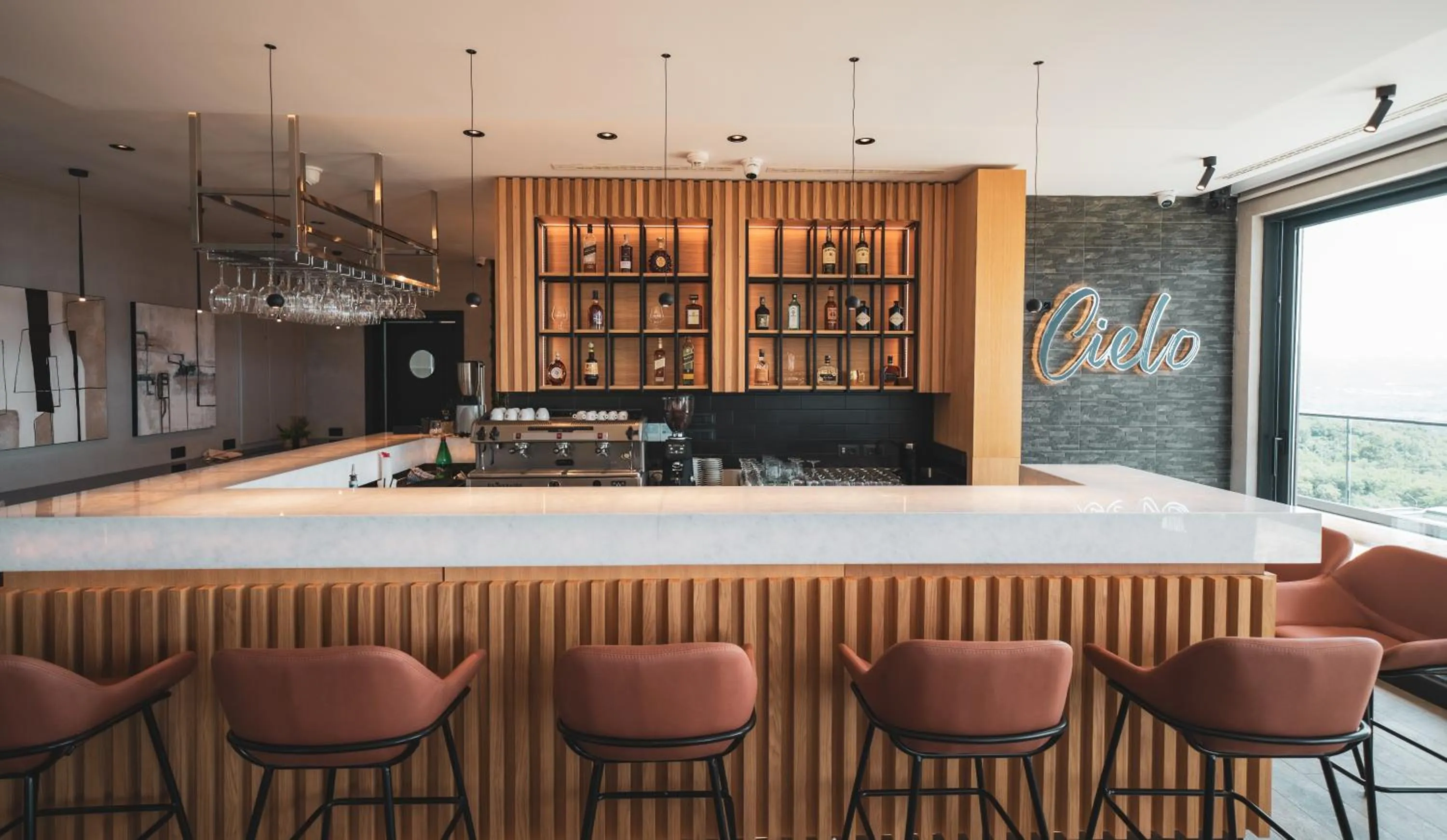 Restaurant/places to eat in Royal Blue Resort & Residences