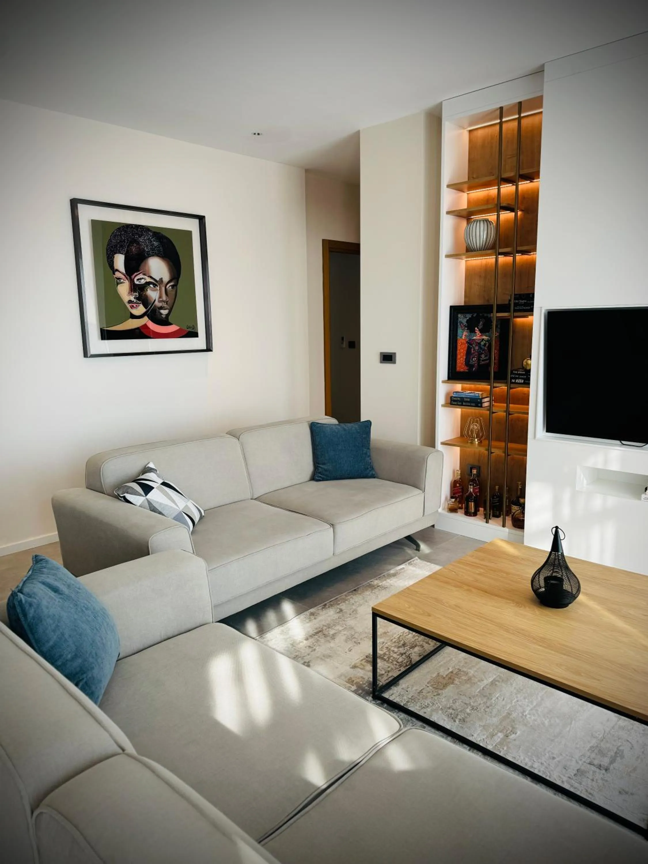 TV and multimedia in Royal Blue Resort & Residences