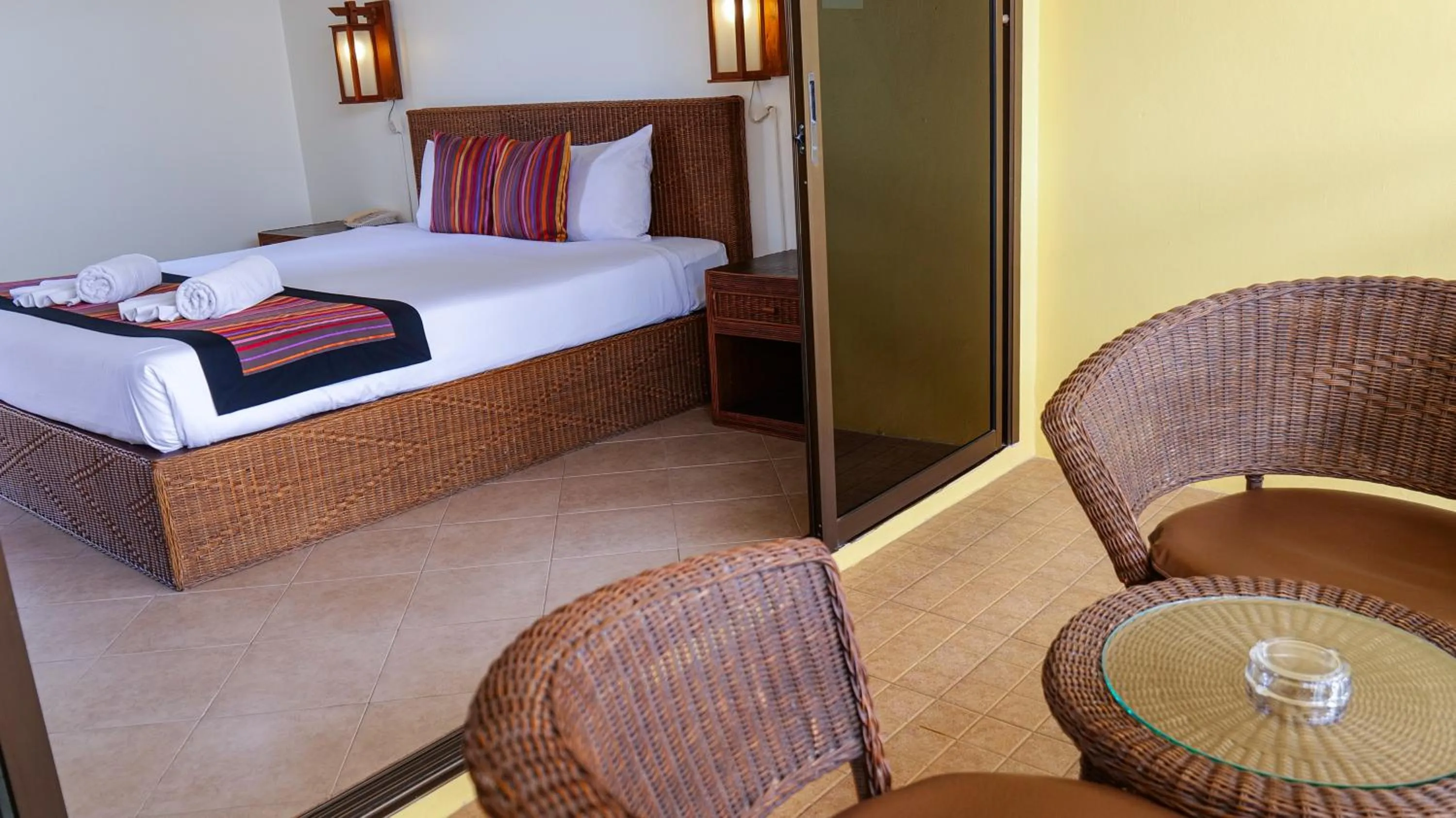 Bed in Kata Silver Sand