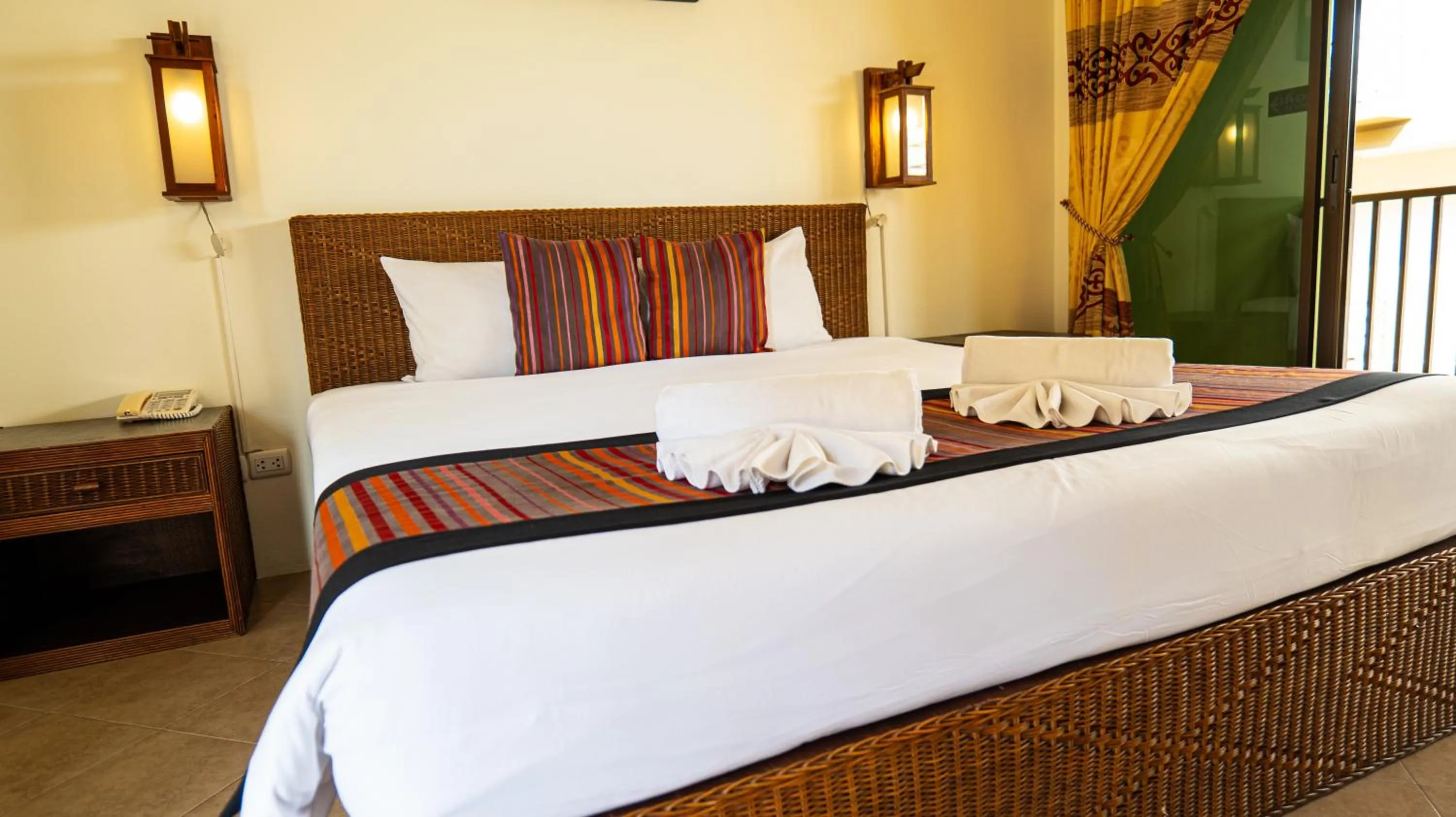 Bed in Kata Silver Sand