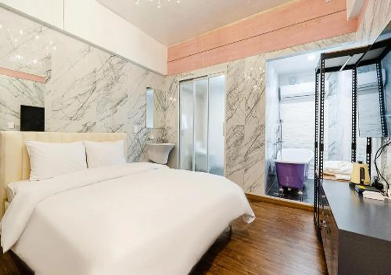 Bedroom, Bed in Woomigwan Hotel