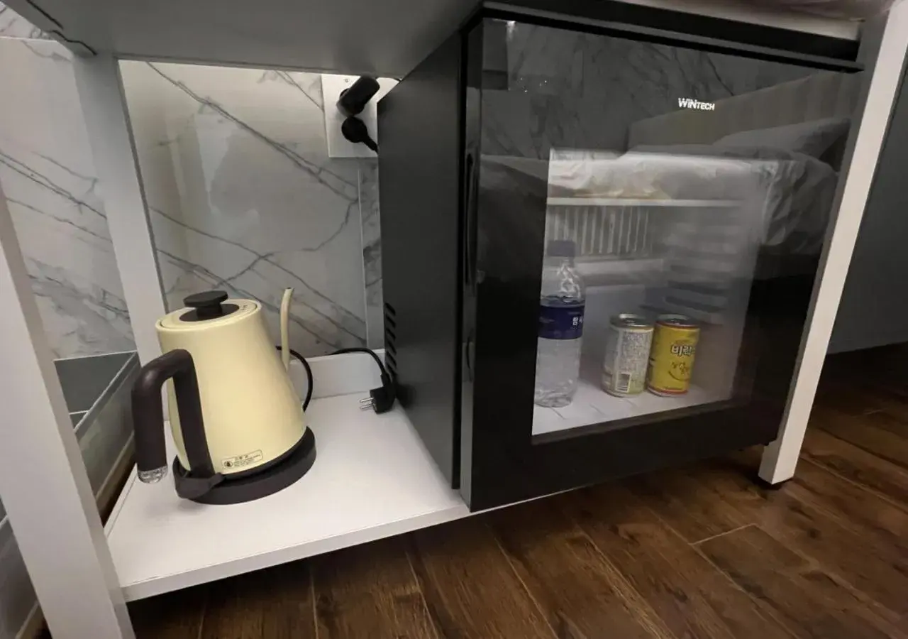 Premium King Room - single occupancy in Woomigwan Hotel Premium King Room - single occupancy in Woomigwan Hotel