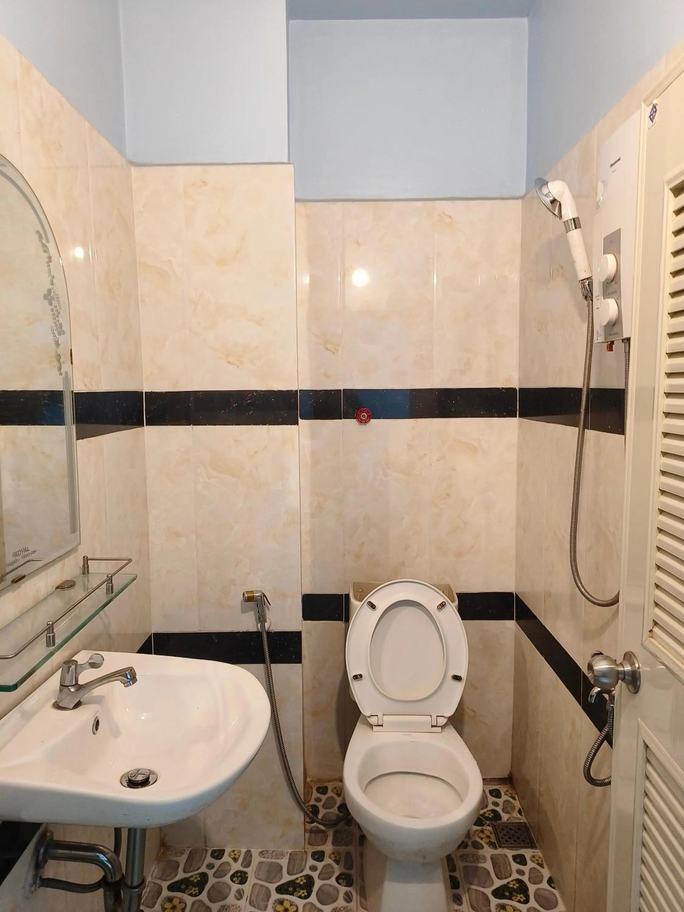 Bathroom in Raksmey Kampuchea