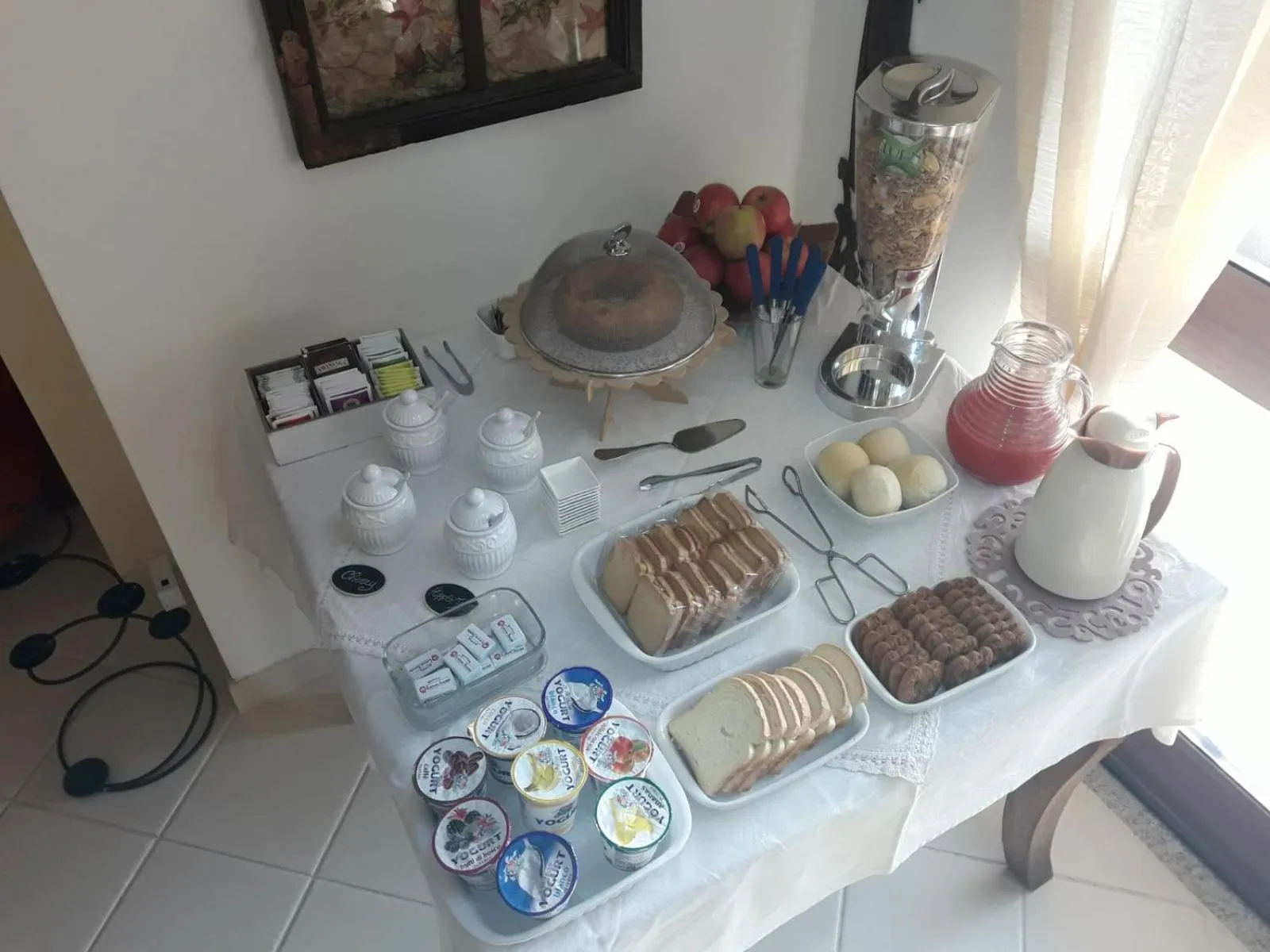 Communal lounge/ TV room in Segni e Impronta