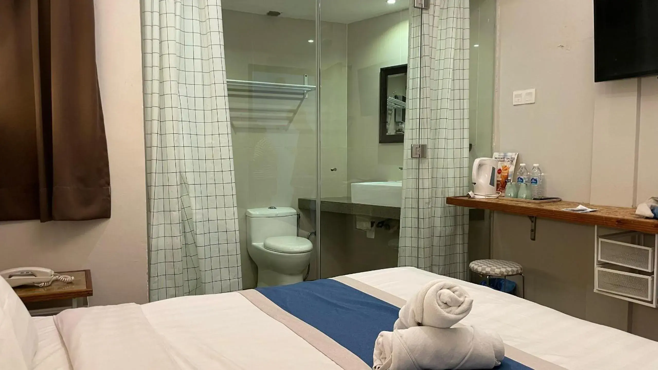 Superior King Room in The Riverbank Hotel By MRVJ Business Superior King Room in The Riverbank Hotel By MRVJ Business