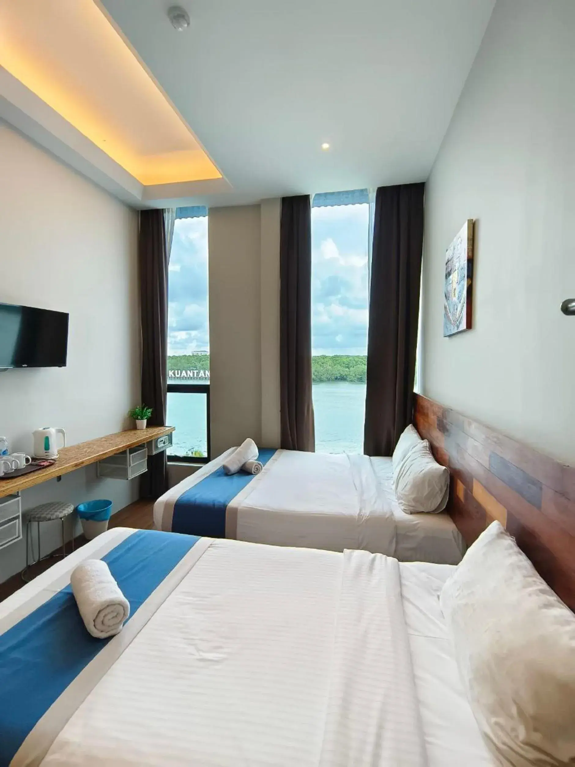 Family Suite in The Riverbank Hotel By MRVJ Business Family Suite in The Riverbank Hotel By MRVJ Business