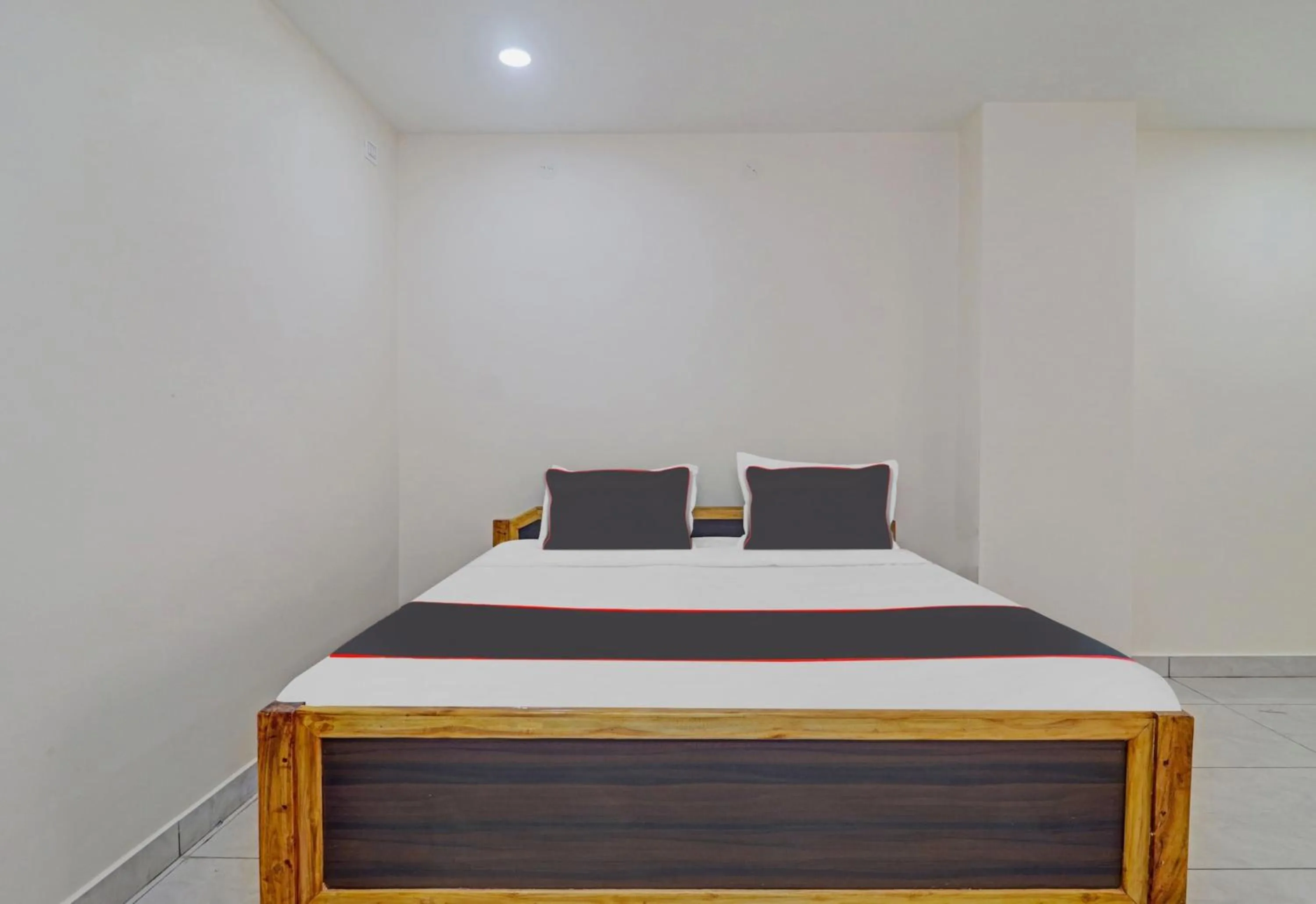 Bedroom, Bed in Collection O SV Grand Patancheru