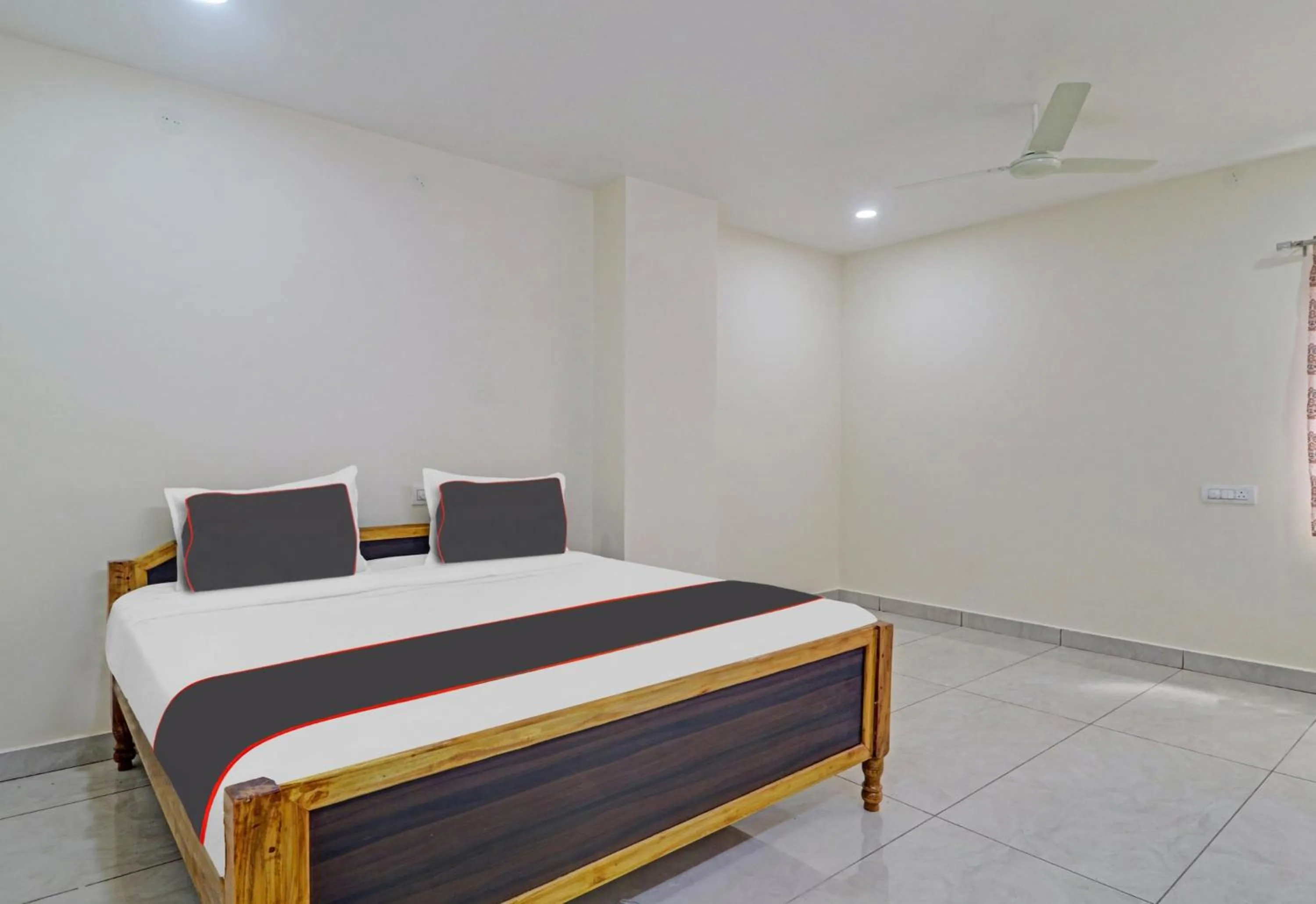 Bedroom, Bed in Collection O SV Grand Patancheru