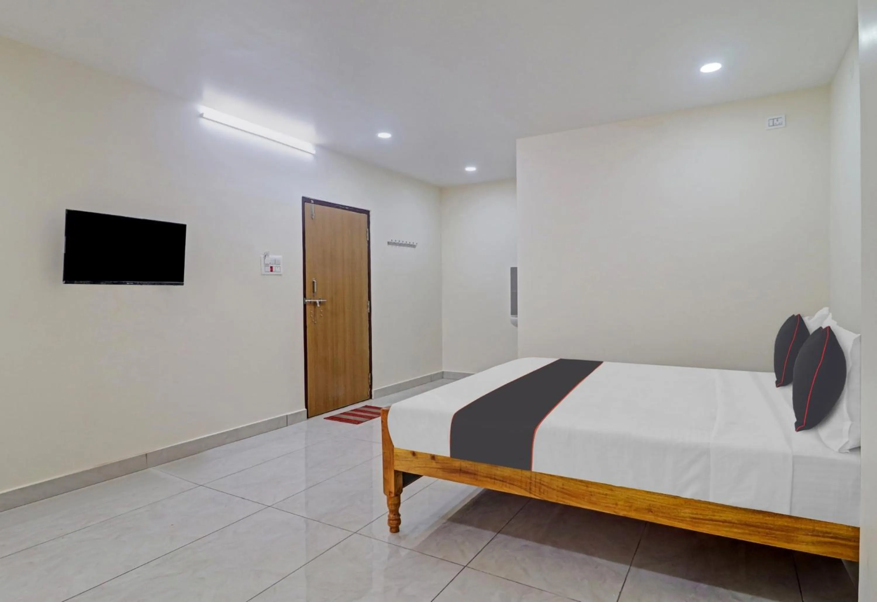 Bedroom, Bed in Collection O SV Grand Patancheru